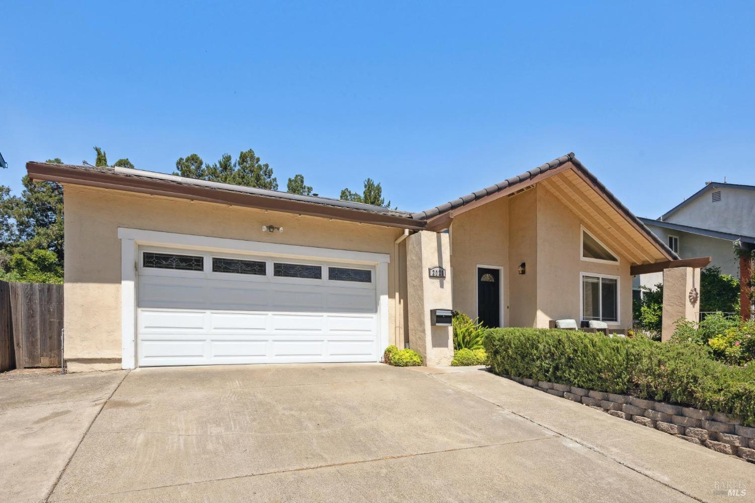 2021 Sultana Dr