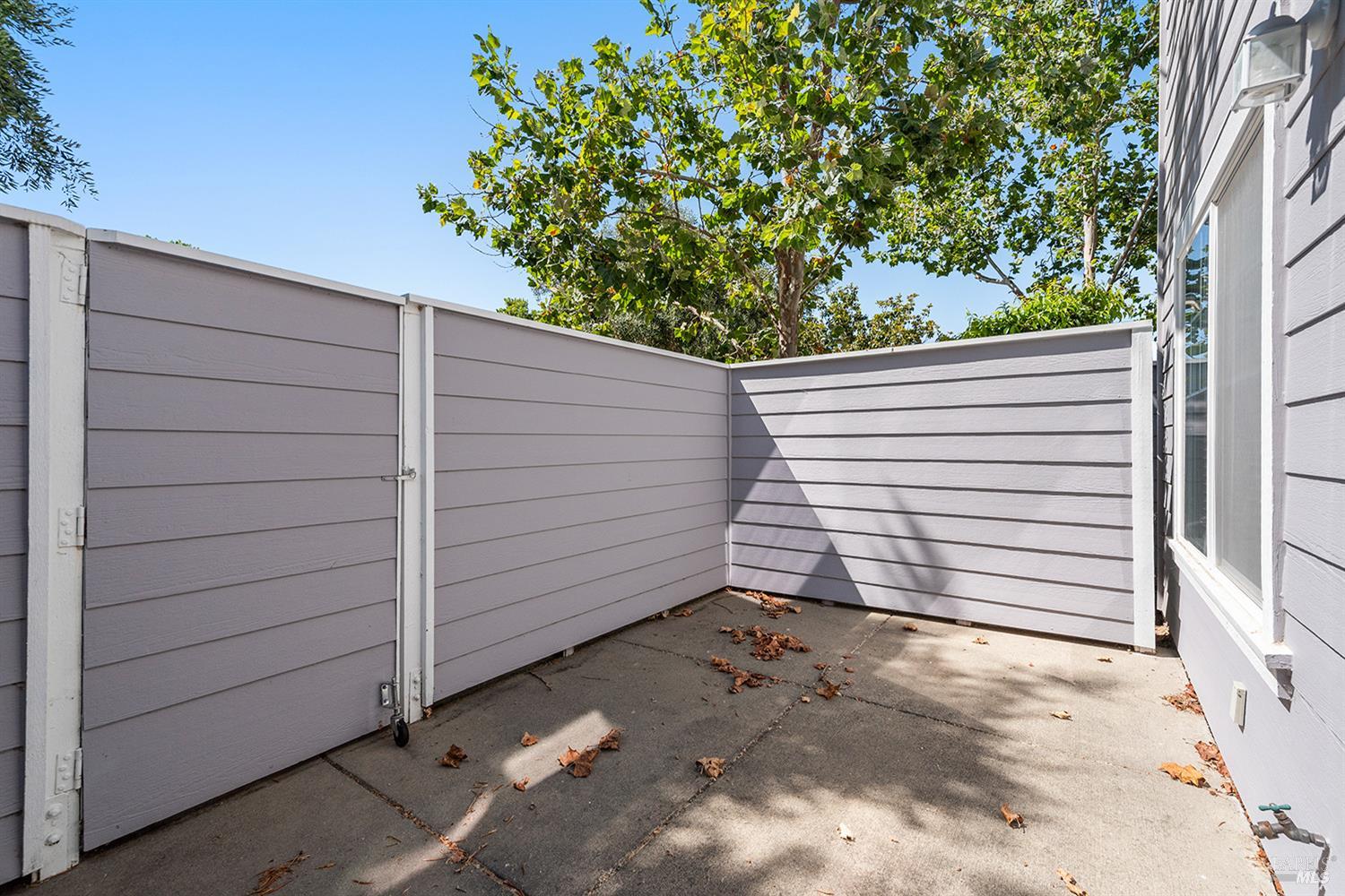 24 Kelly Dr