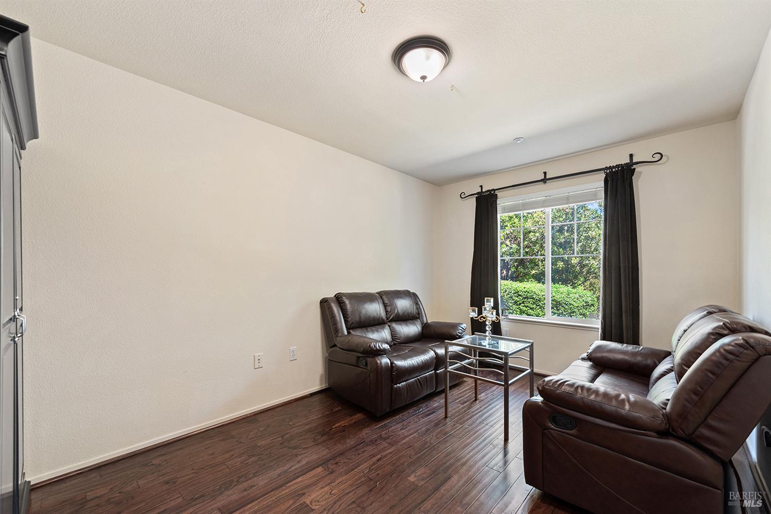 24 Kelly Dr