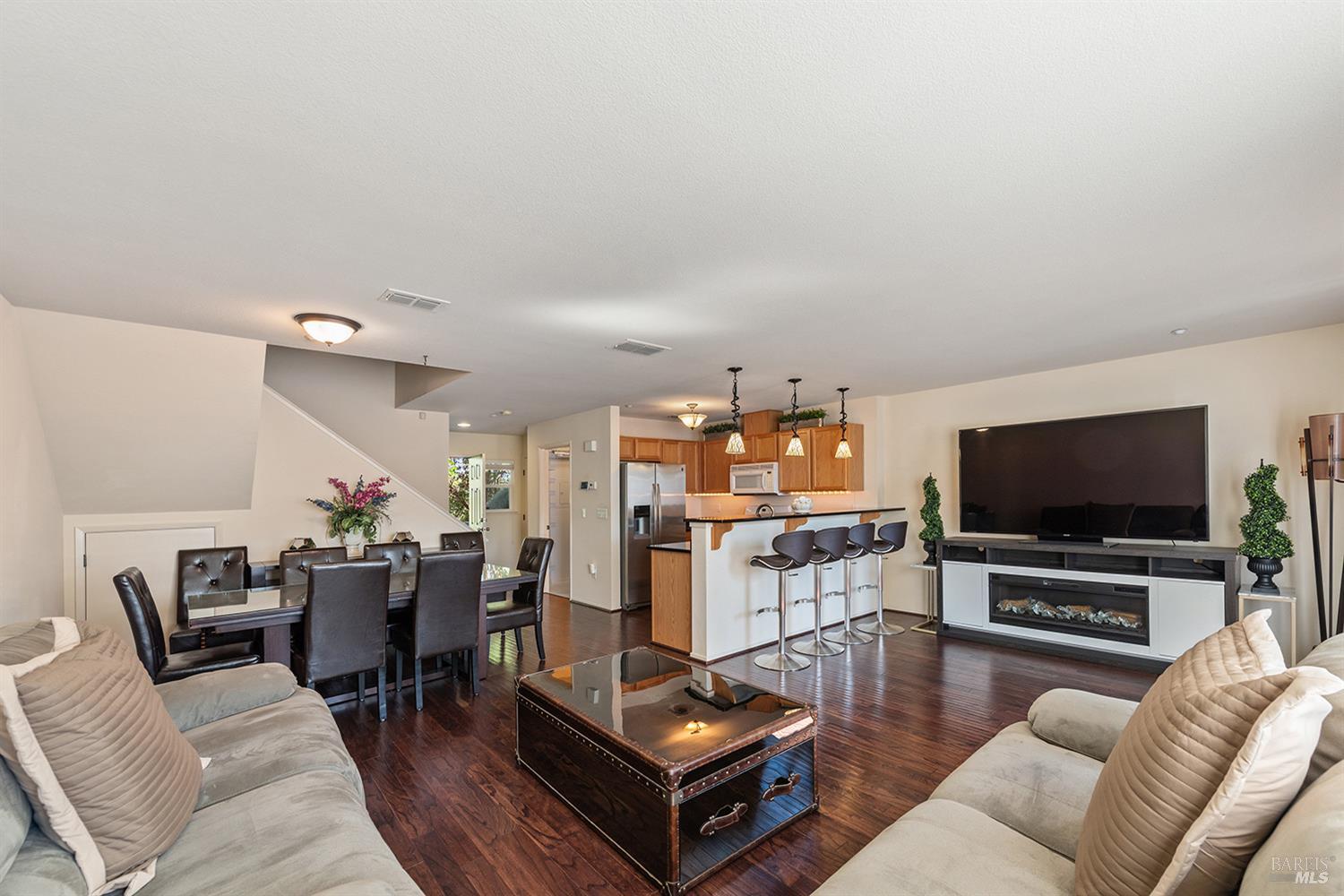 24 Kelly Dr