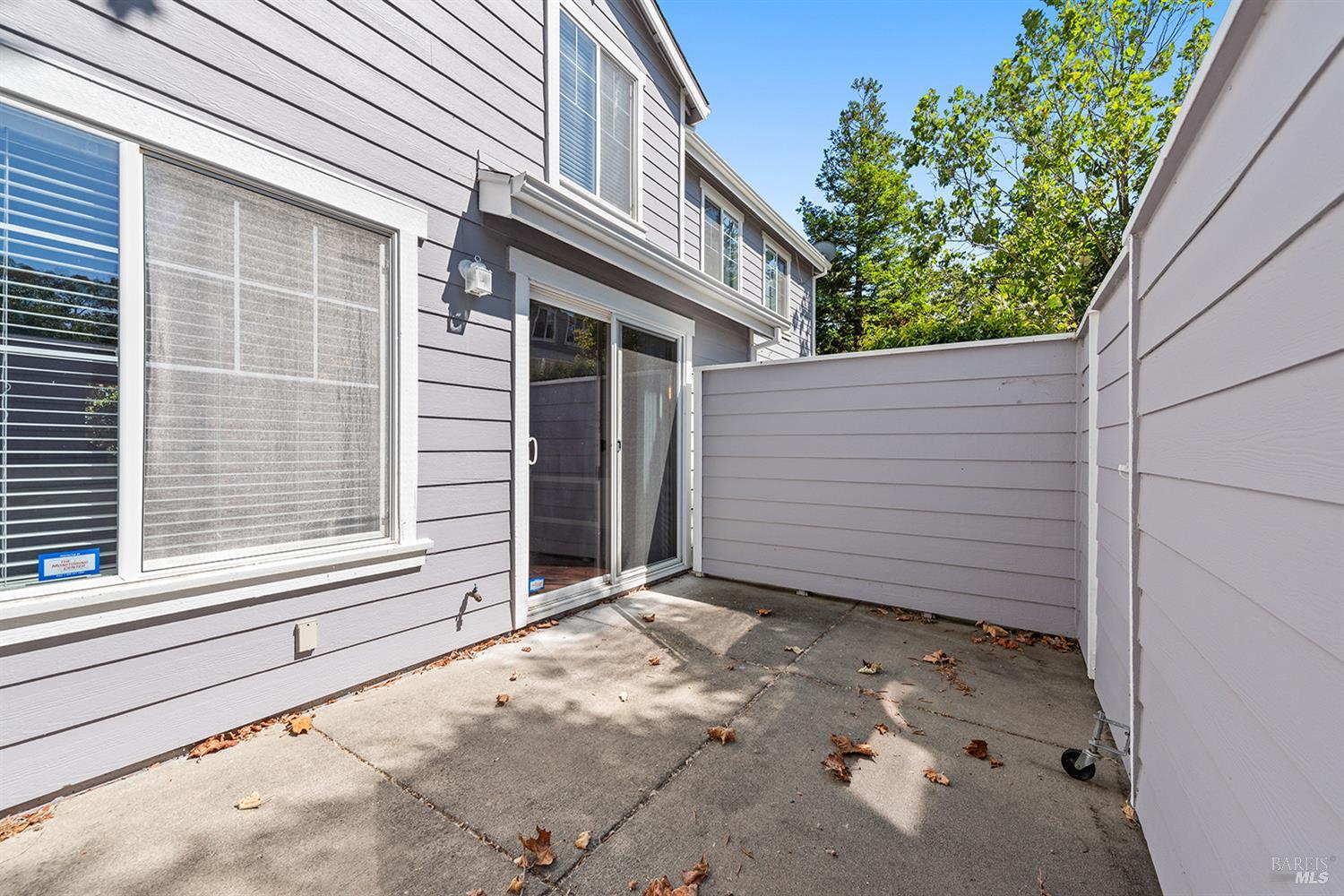 24 Kelly Dr