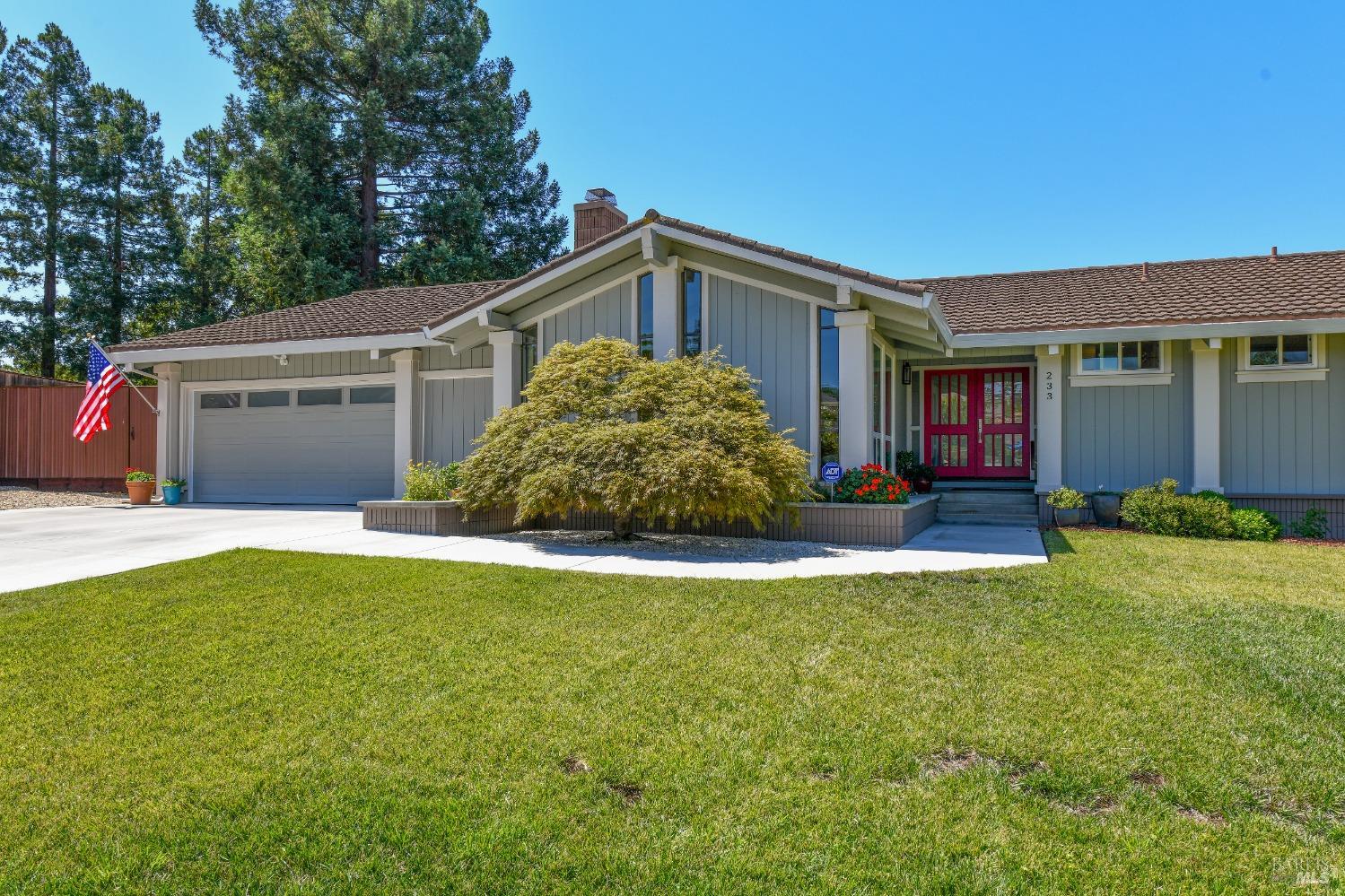 233 Saint Andrews Dr