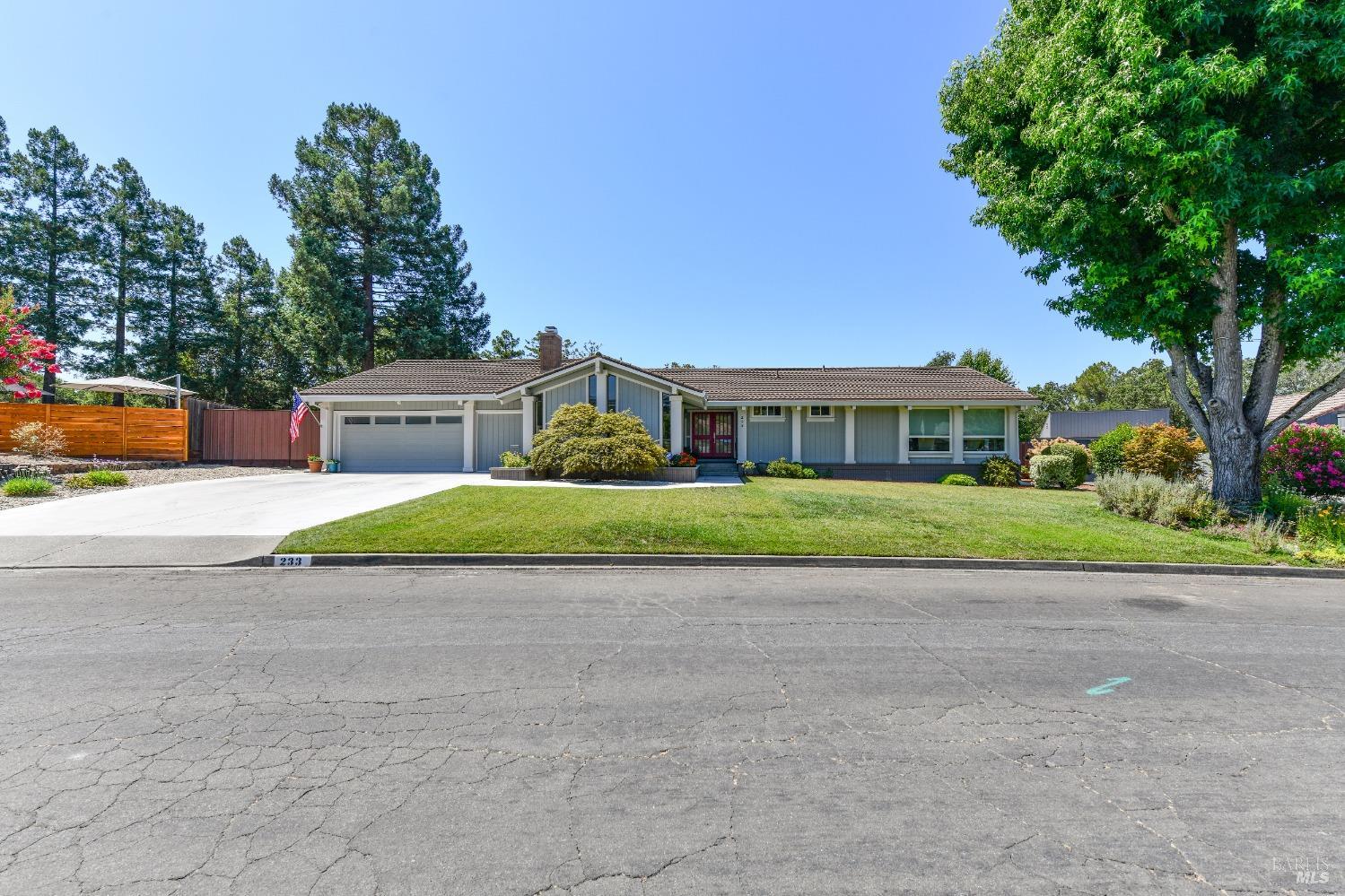 233 Saint Andrews Dr