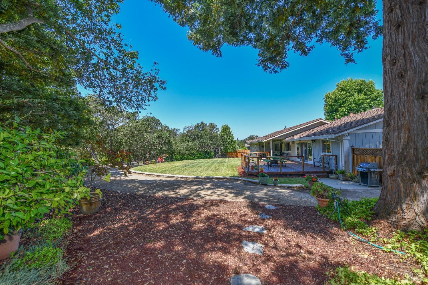 233 Saint Andrews Dr