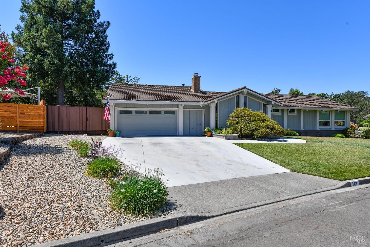 233 Saint Andrews Dr