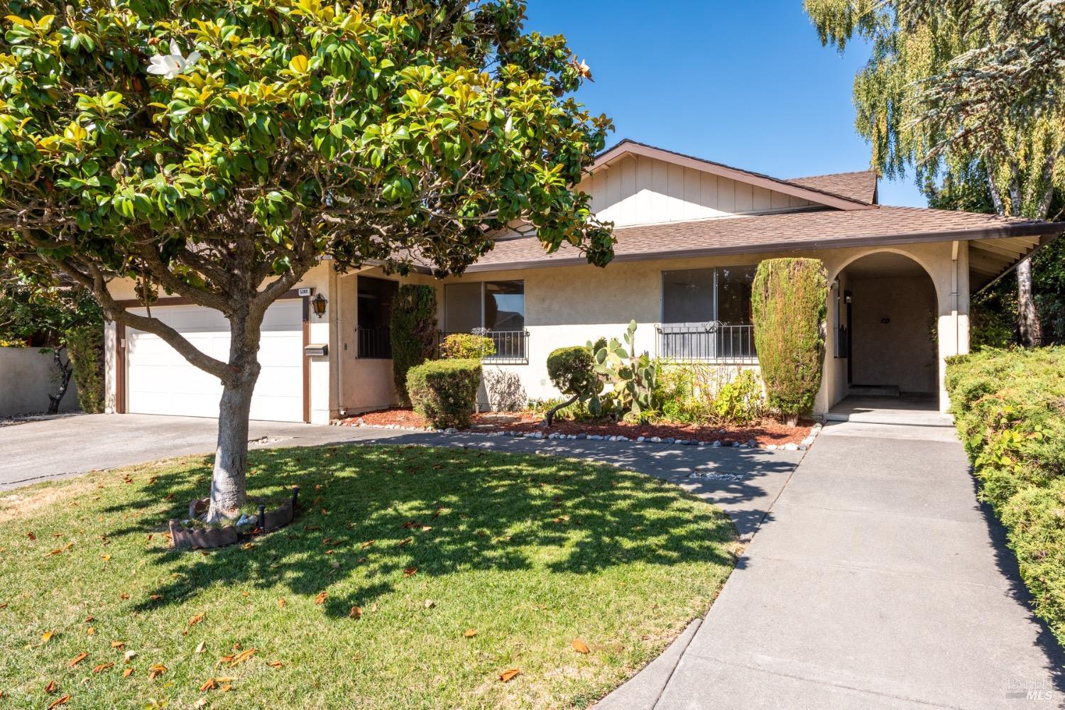 5289 Daniel Dr