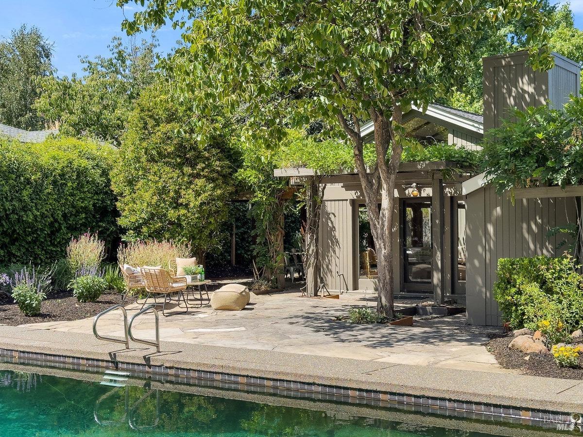 201 Van Winkle Dr