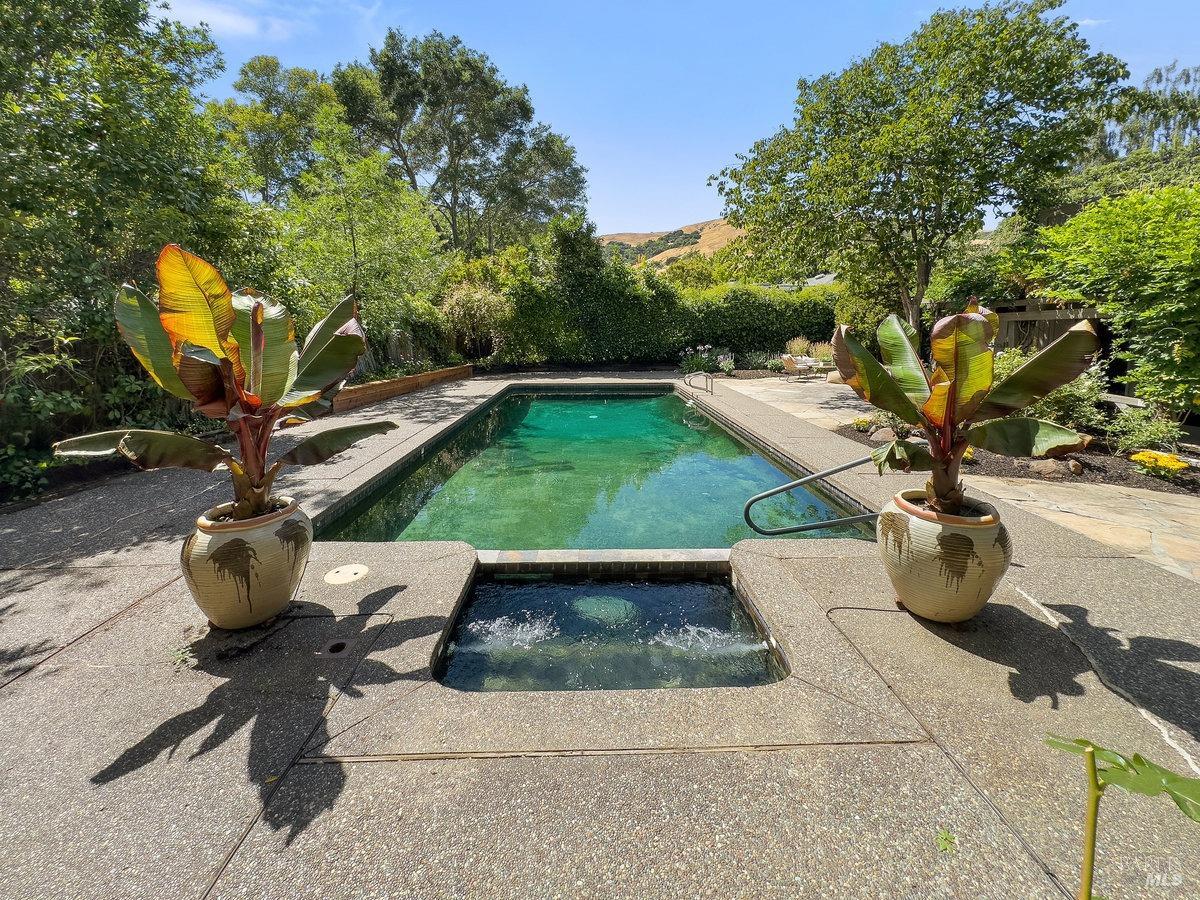 201 Van Winkle Dr