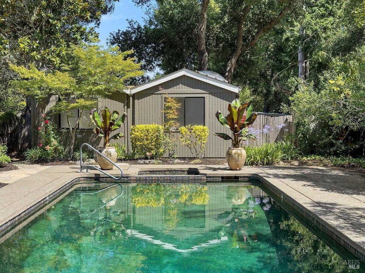 201 Van Winkle Dr