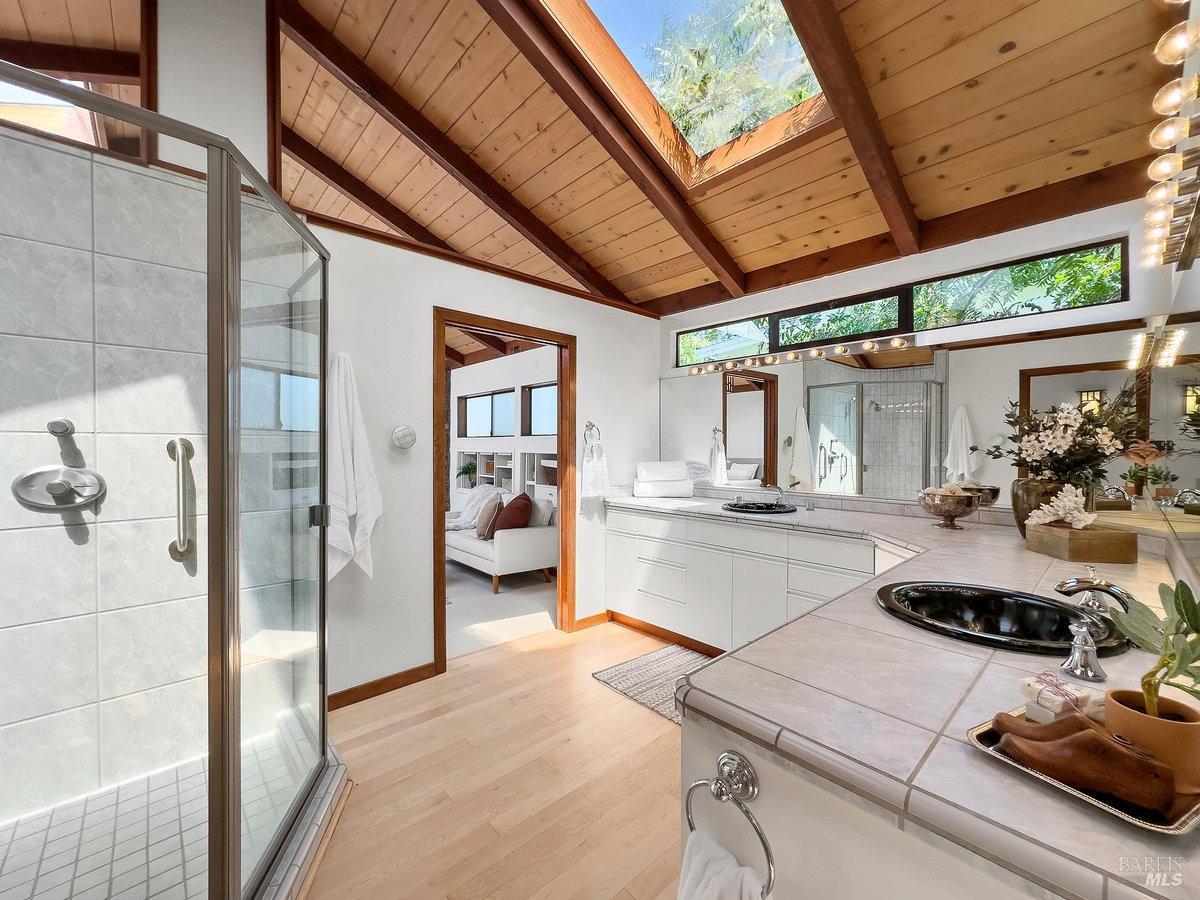 201 Van Winkle Dr