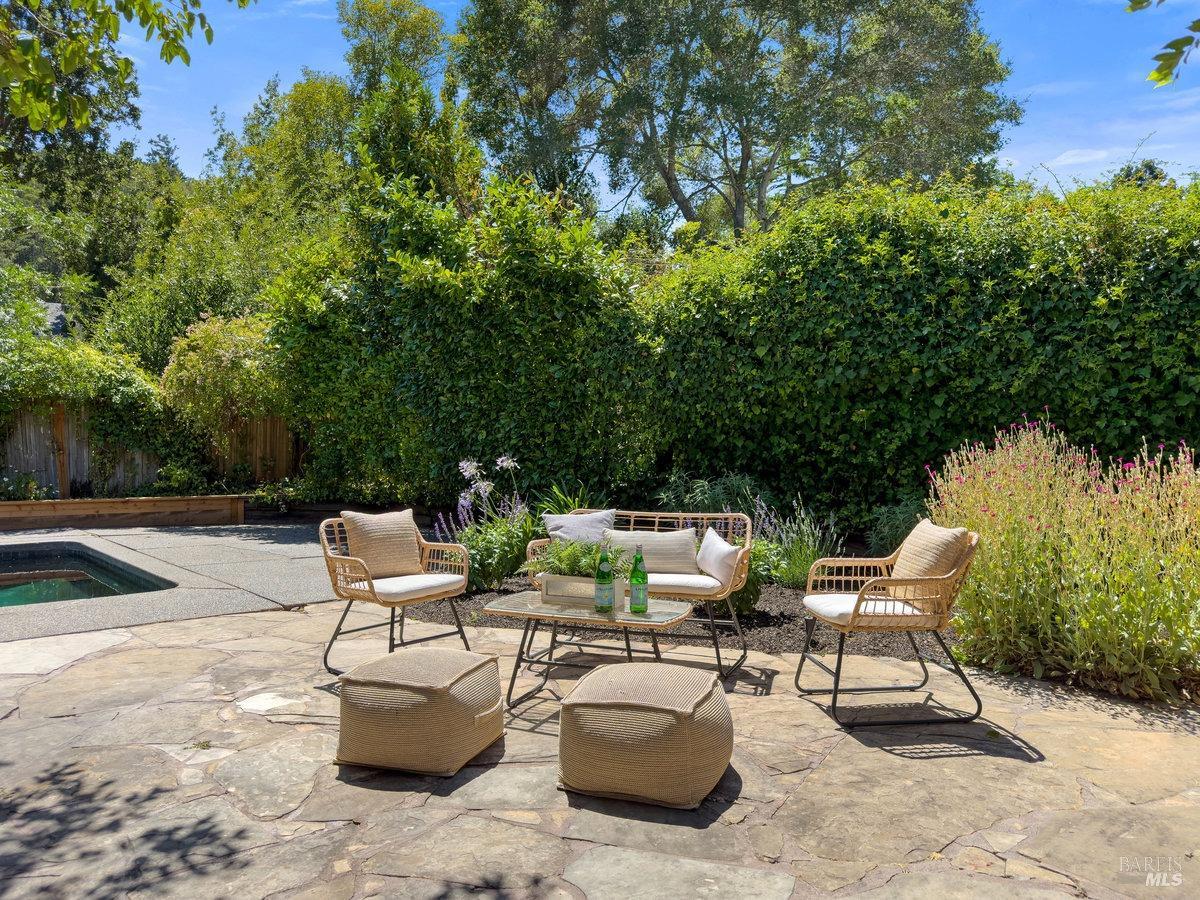 201 Van Winkle Dr