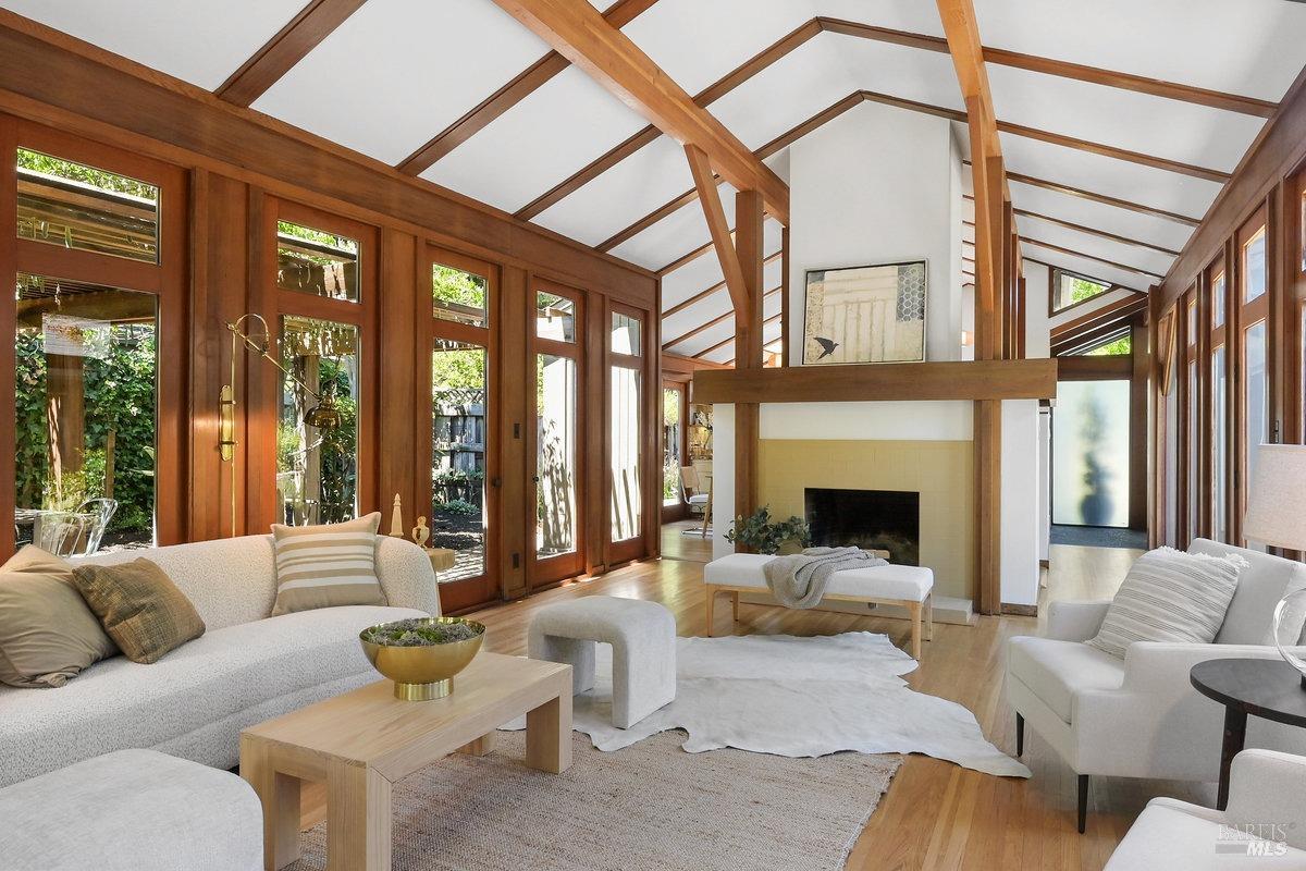 201 Van Winkle Dr