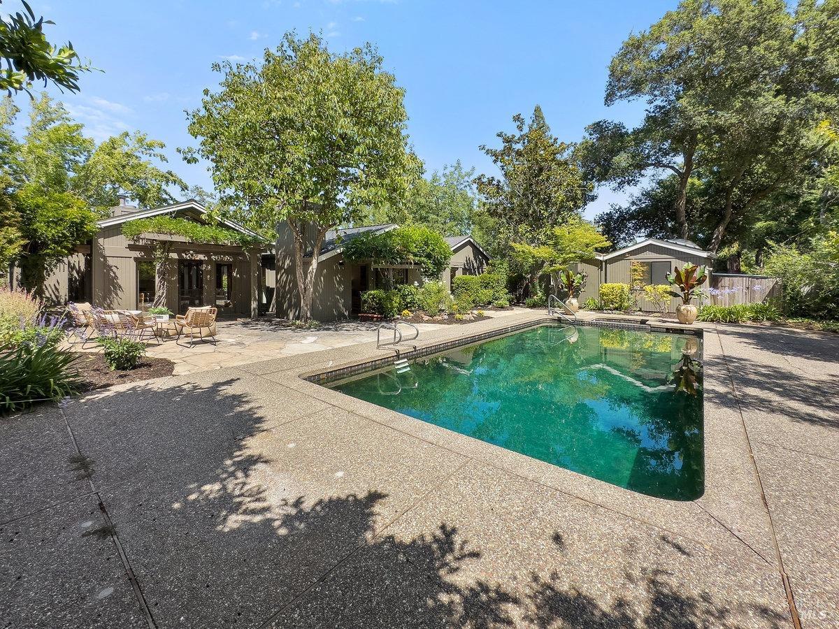 201 Van Winkle Dr