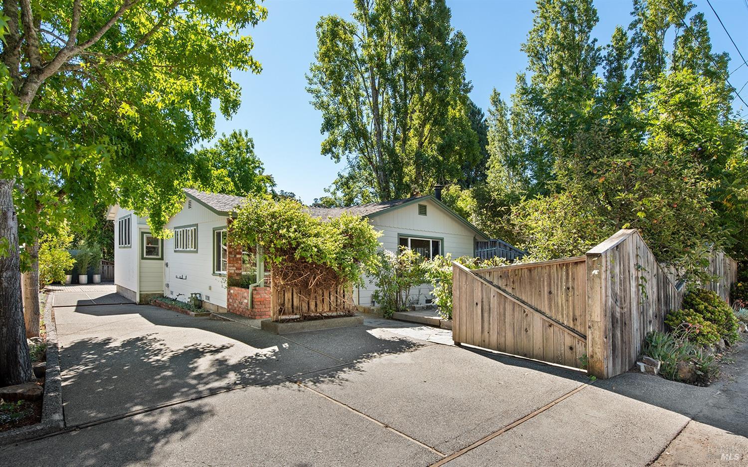2623 Olsen Rd