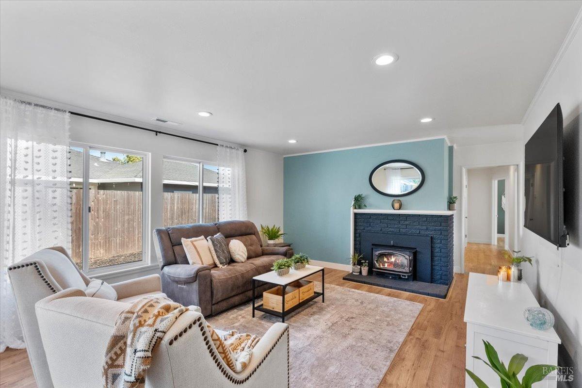 1914 Fallen Leaf Dr