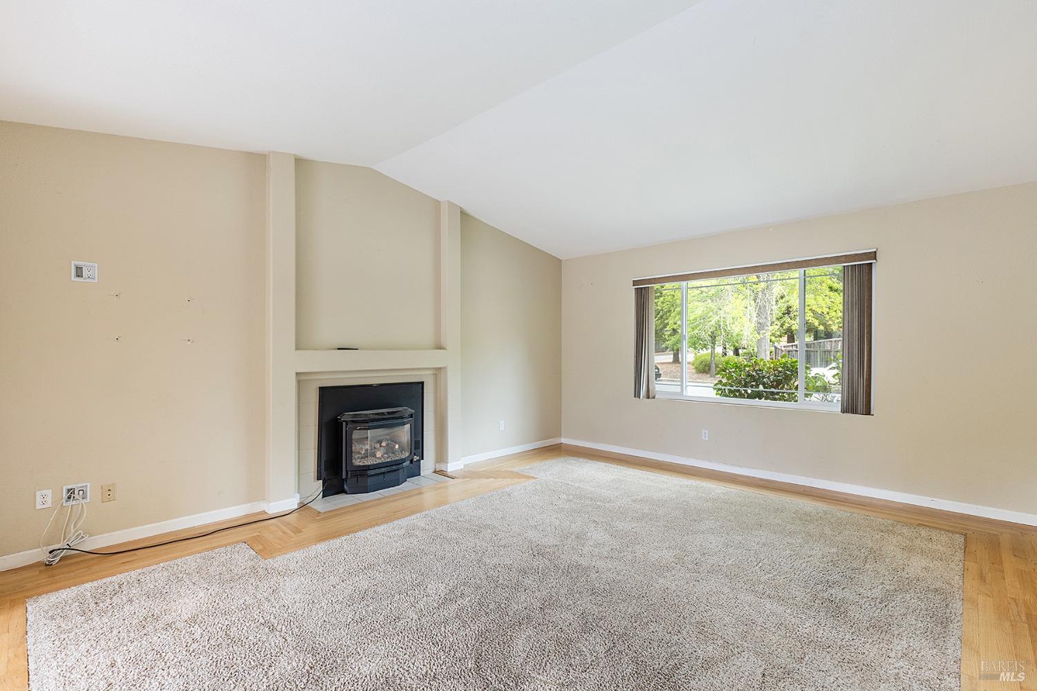 5720 Los Alamos Ct