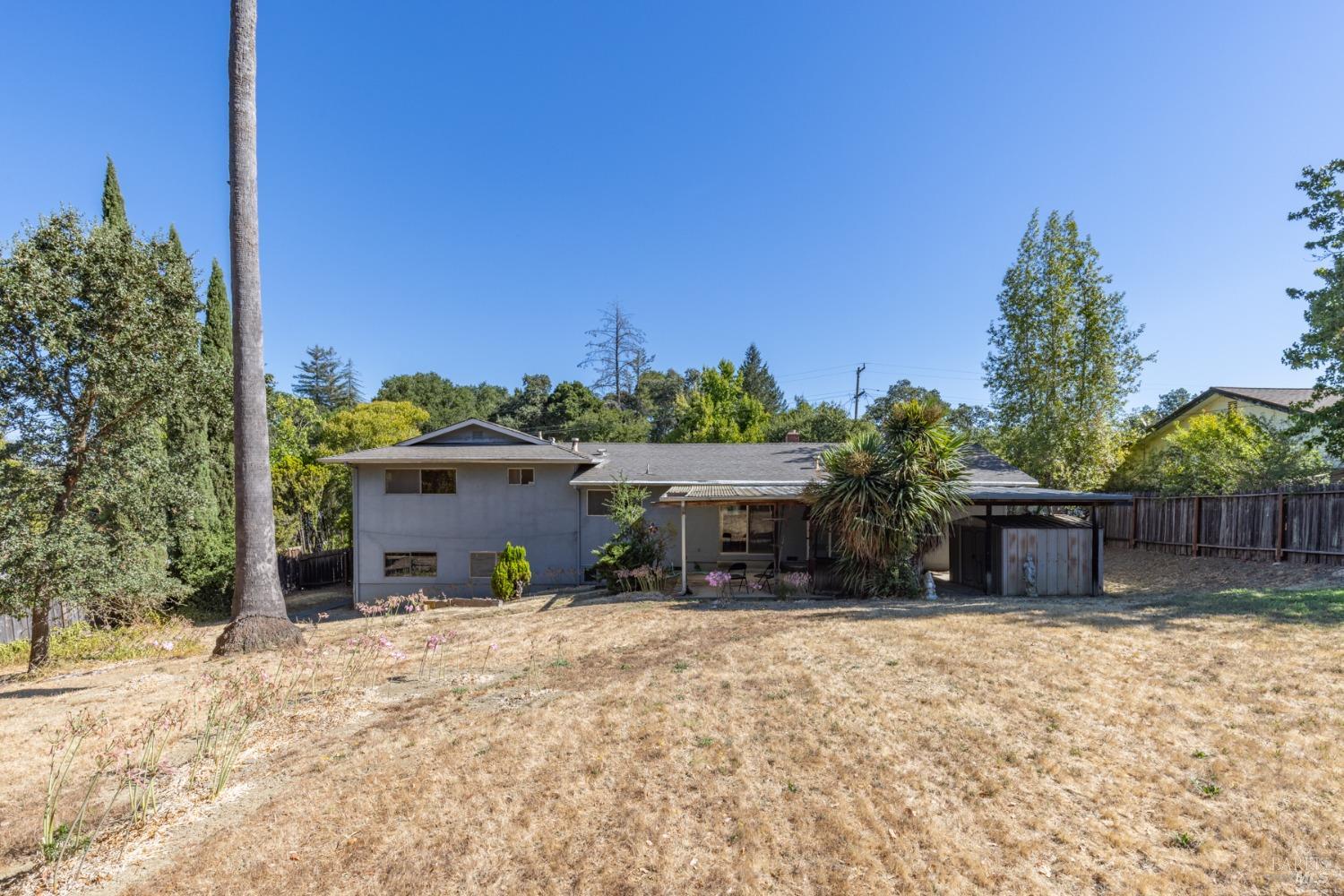 15 Lynn Dr