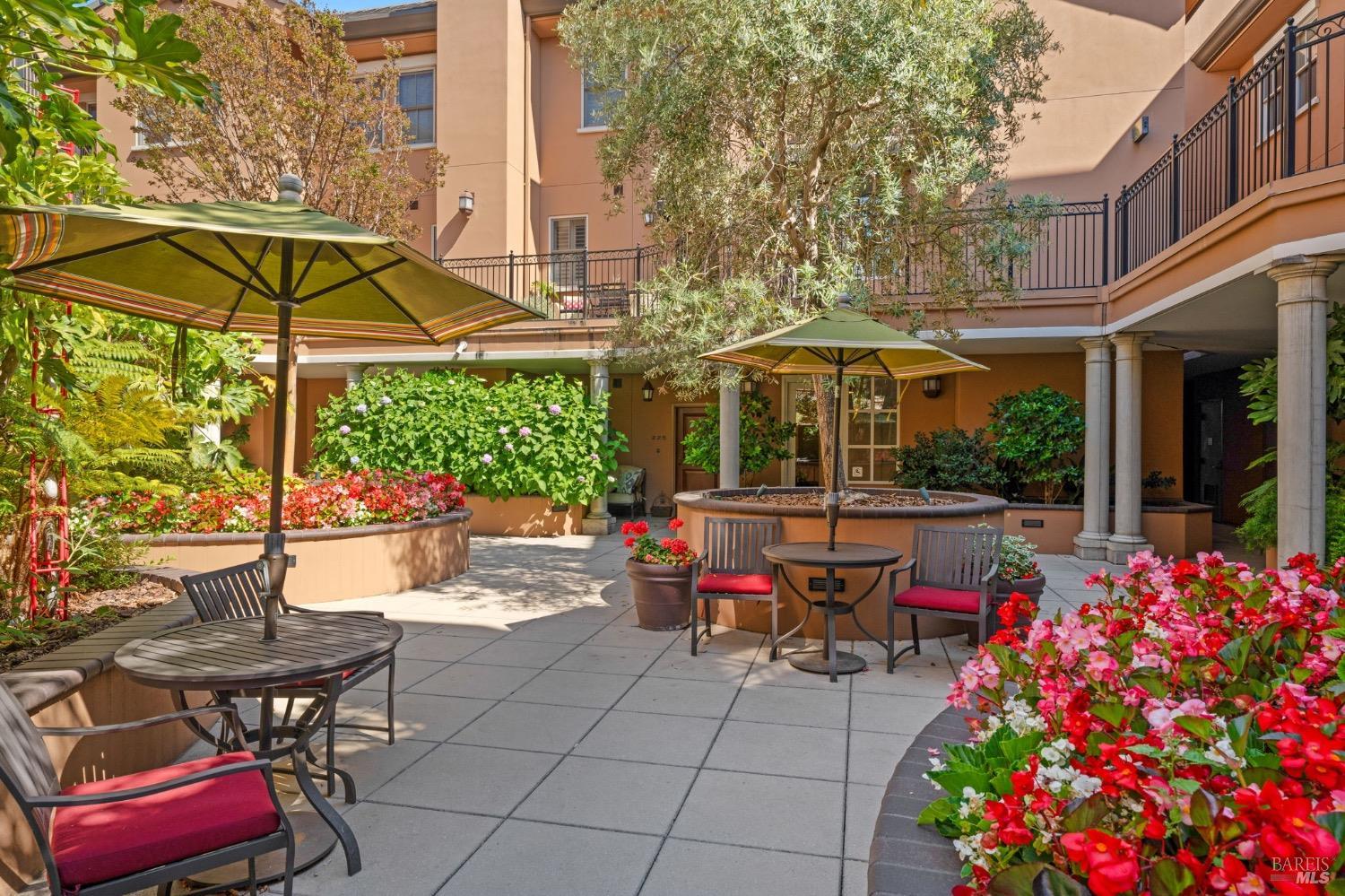 588 Main St #209