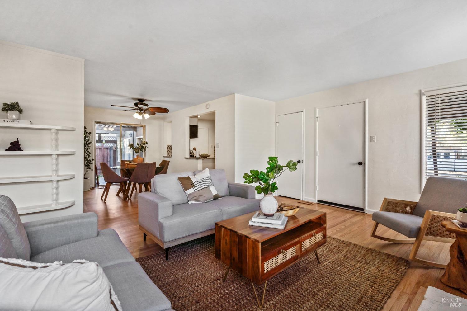 756 Plaza Amapola Dr