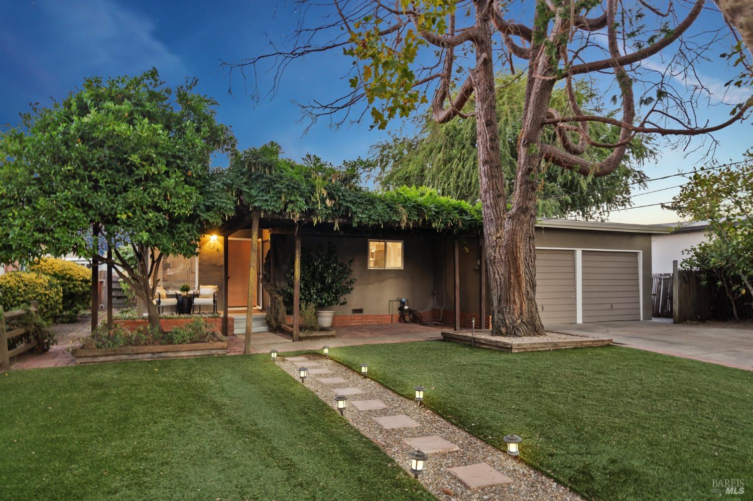 756 Plaza Amapola Dr
