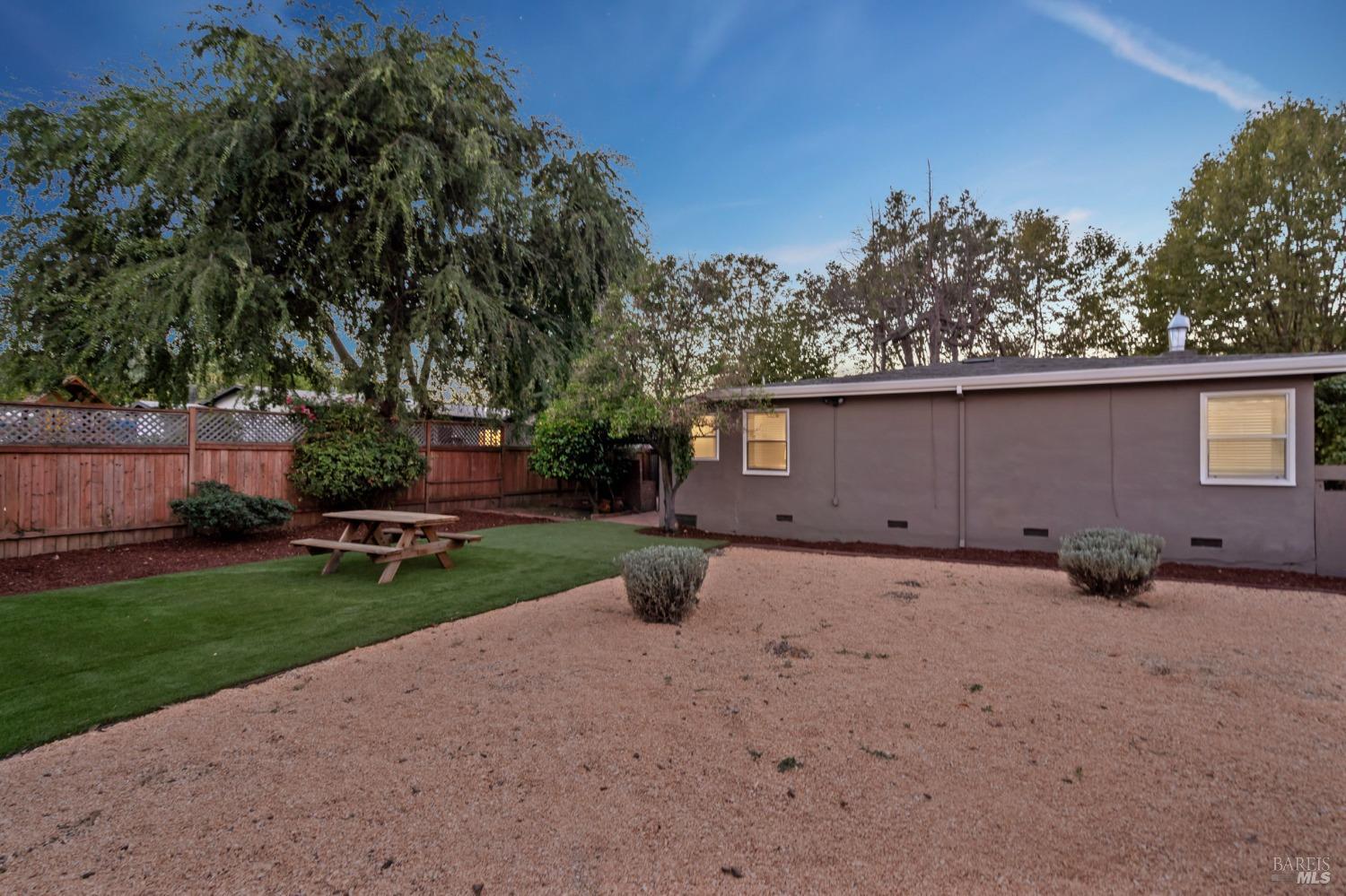 756 Plaza Amapola Dr