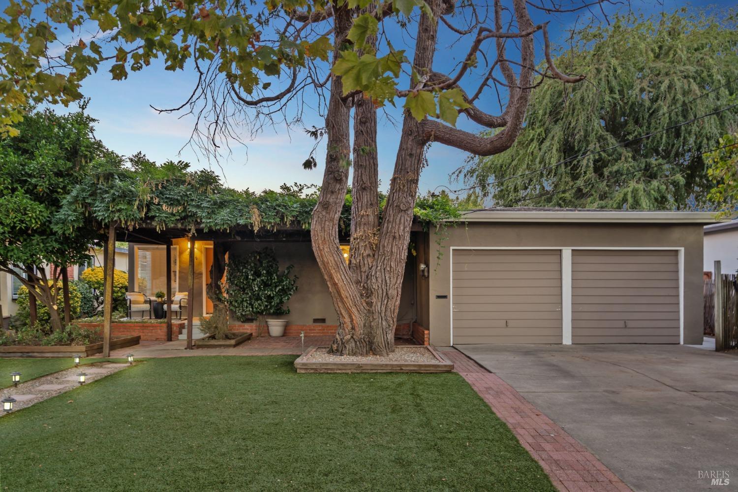 756 Plaza Amapola Dr