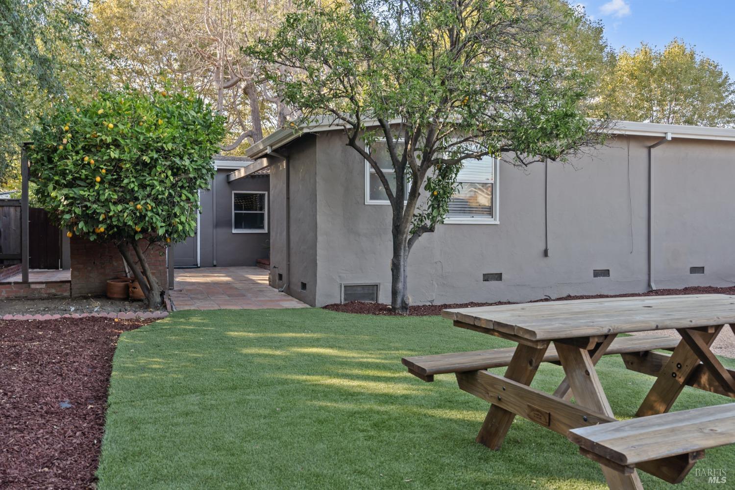 756 Plaza Amapola Dr