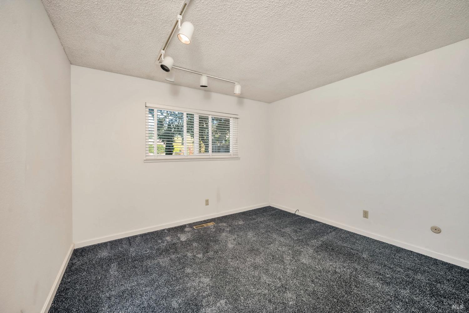 5709 Reynaud Ct