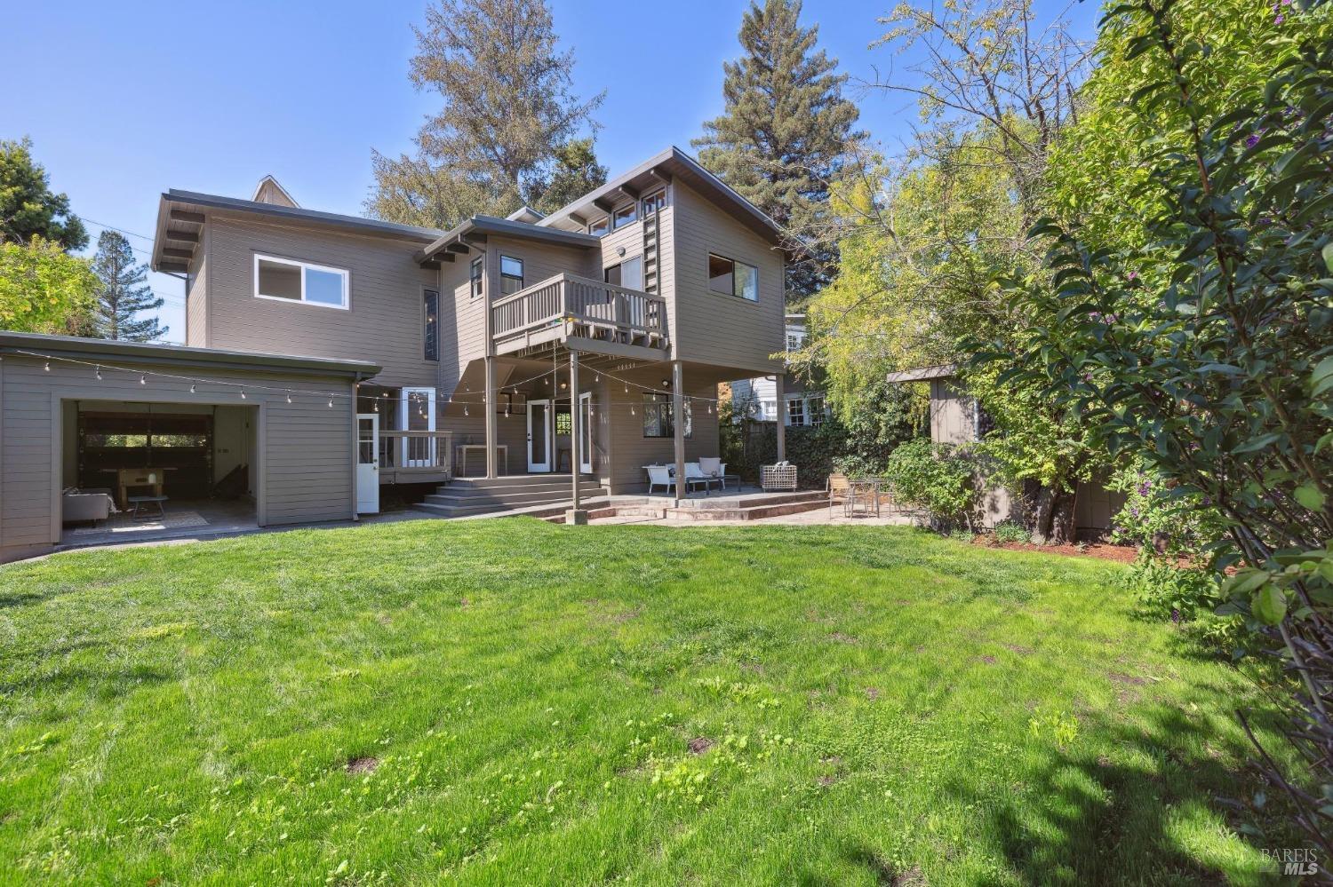 15 Lilac Ave