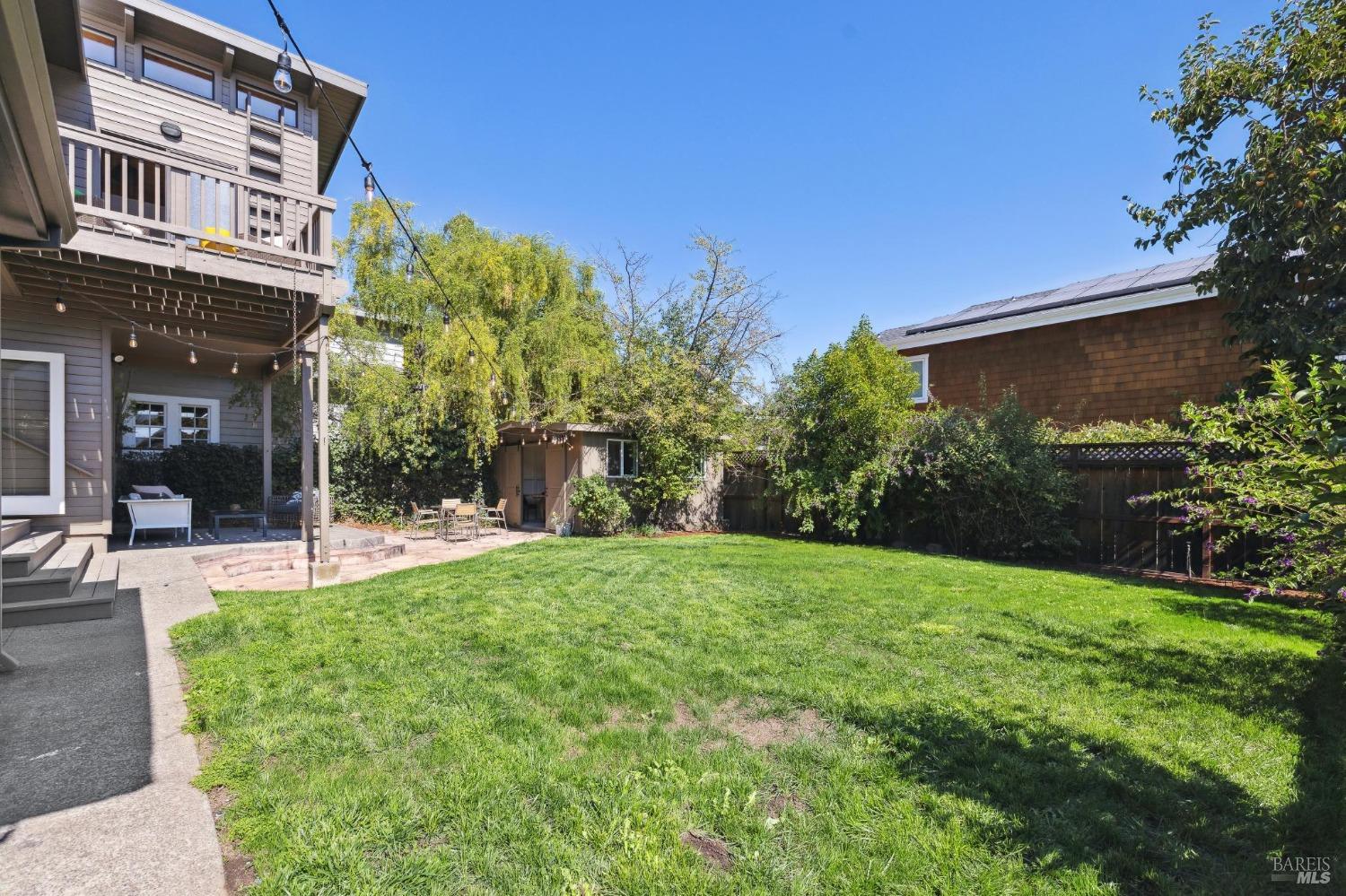 15 Lilac Ave