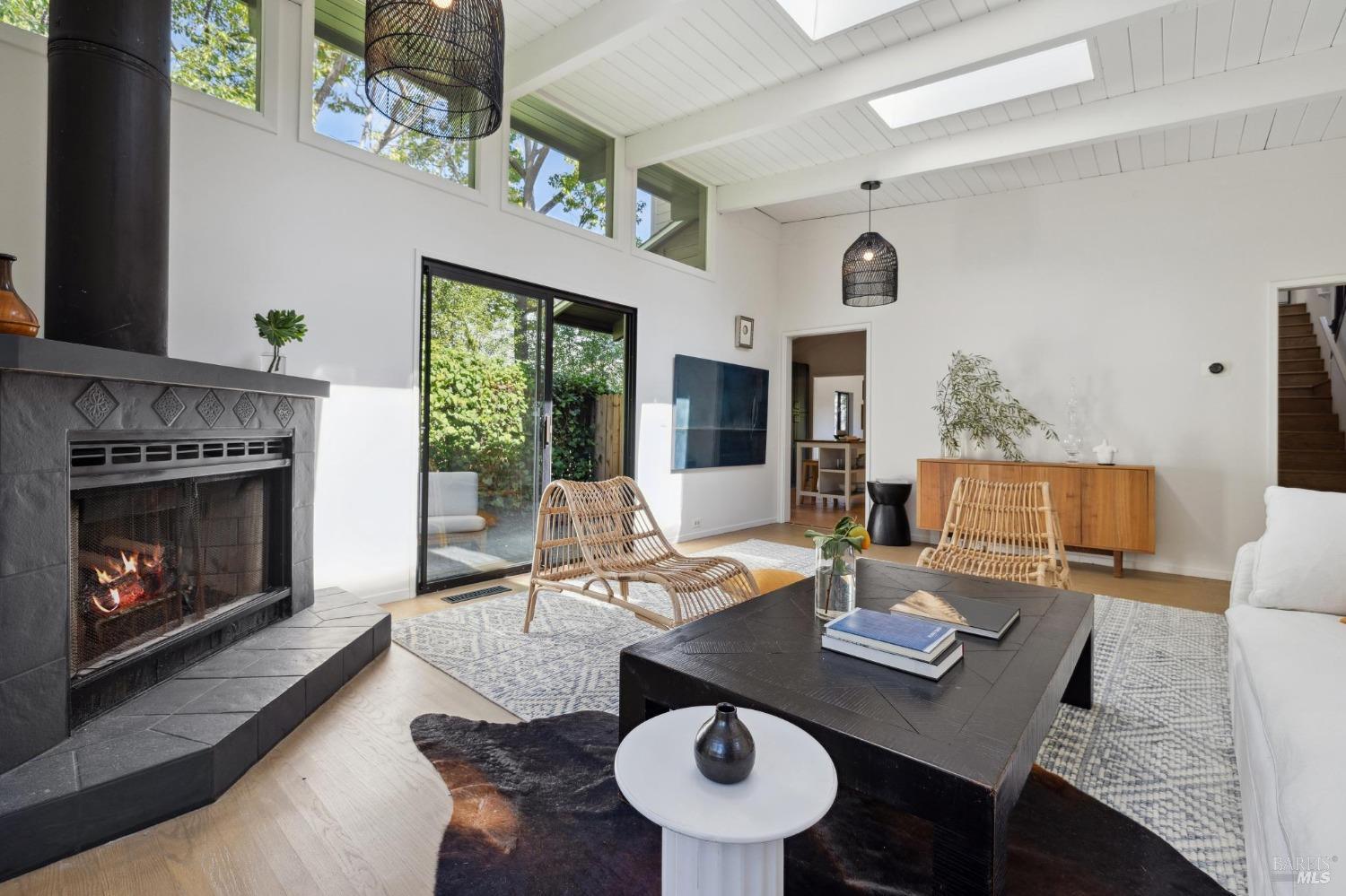 15 Lilac Ave