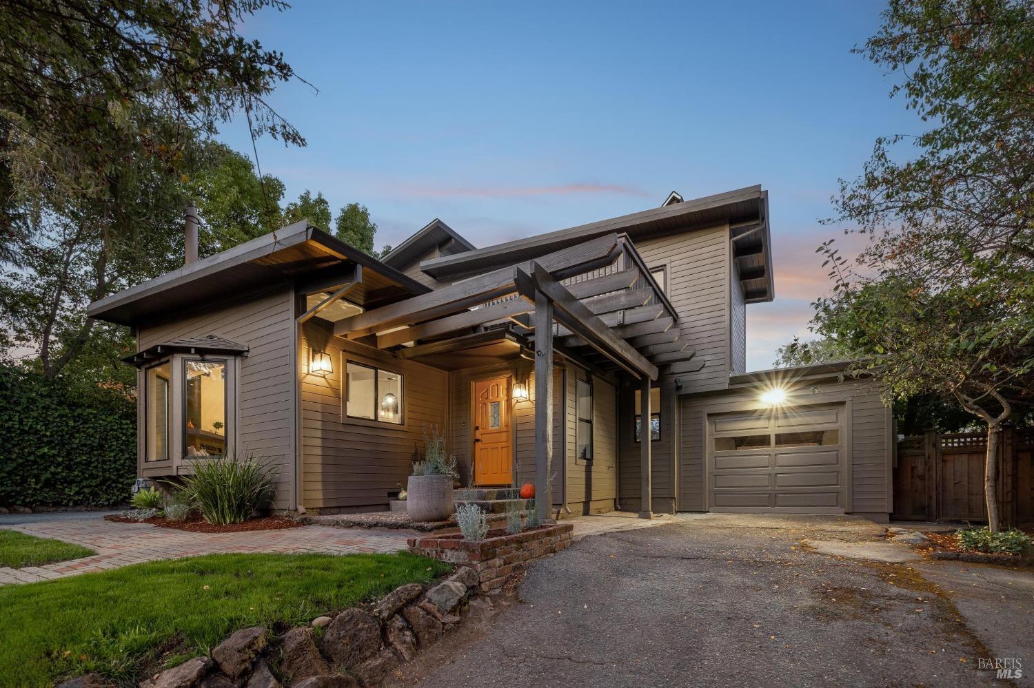 15 Lilac Ave