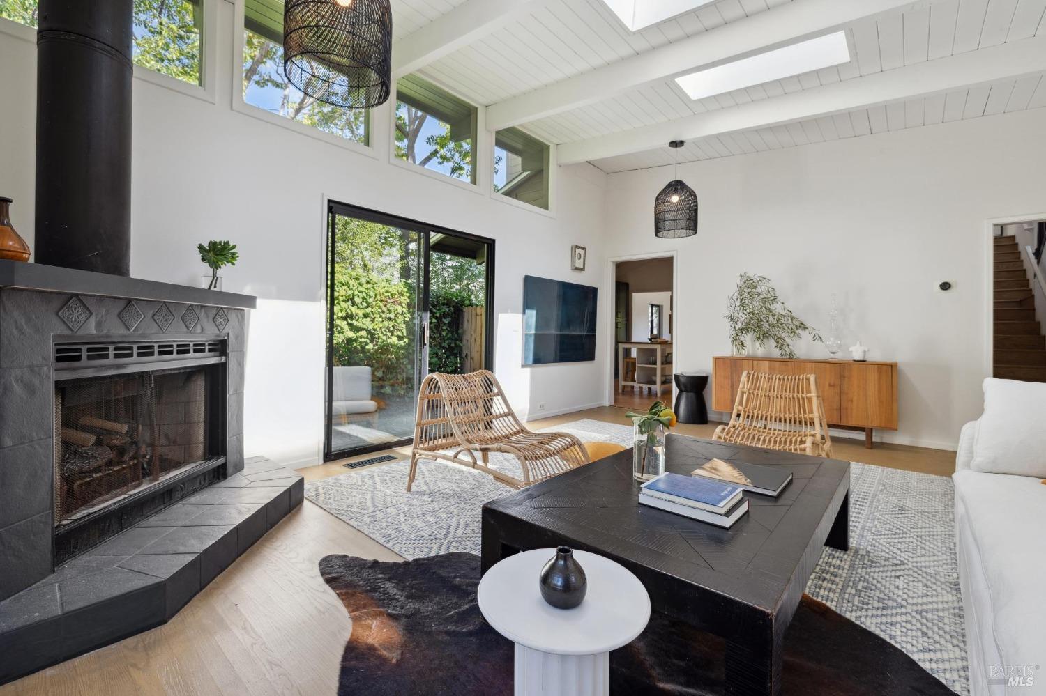 15 Lilac Ave