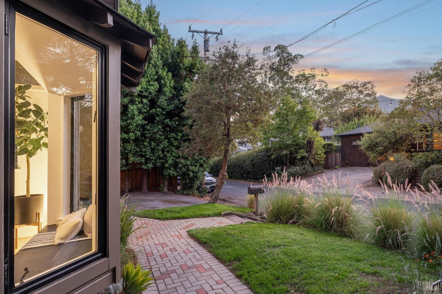 15 Lilac Ave