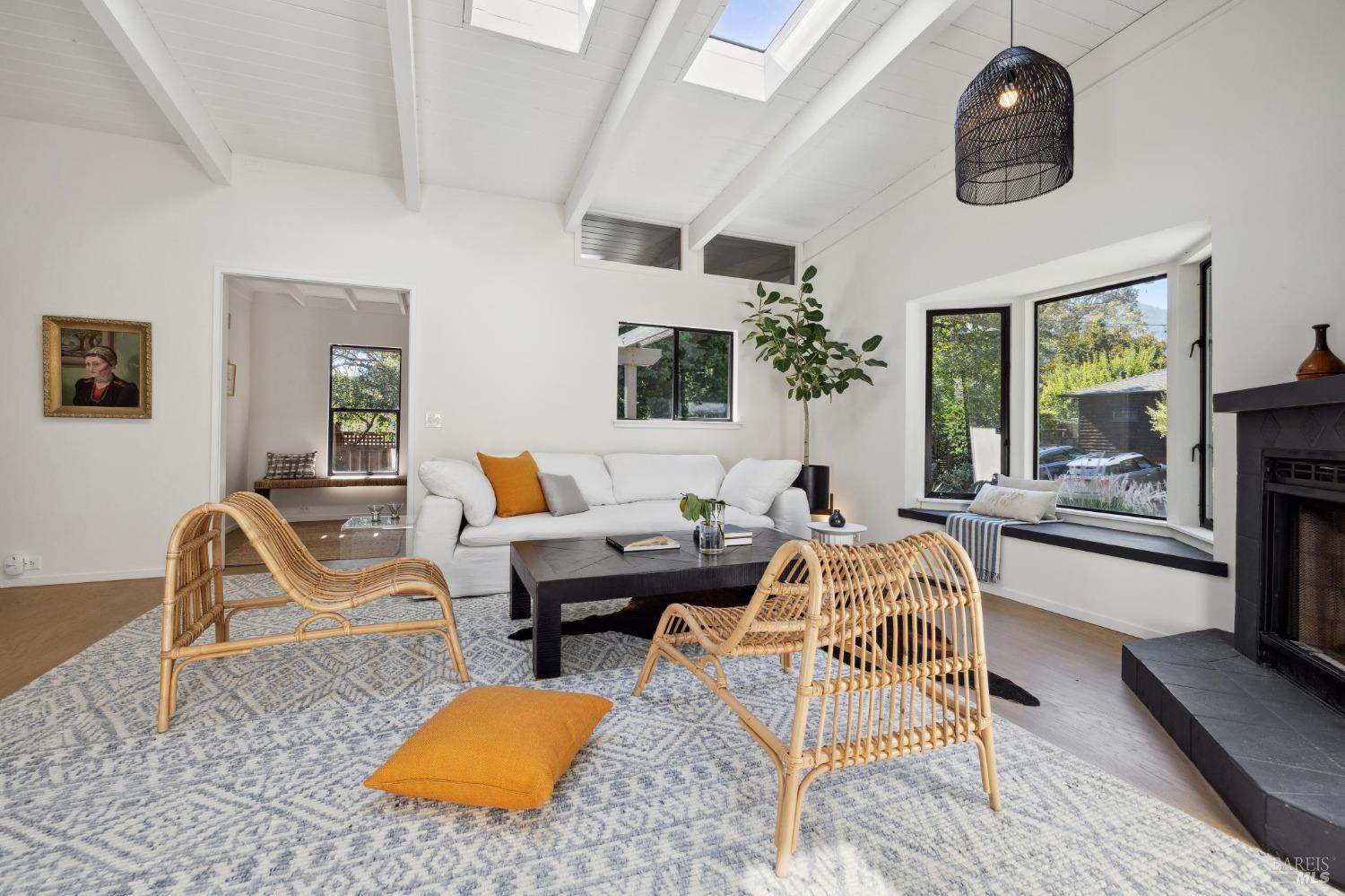 15 Lilac Ave