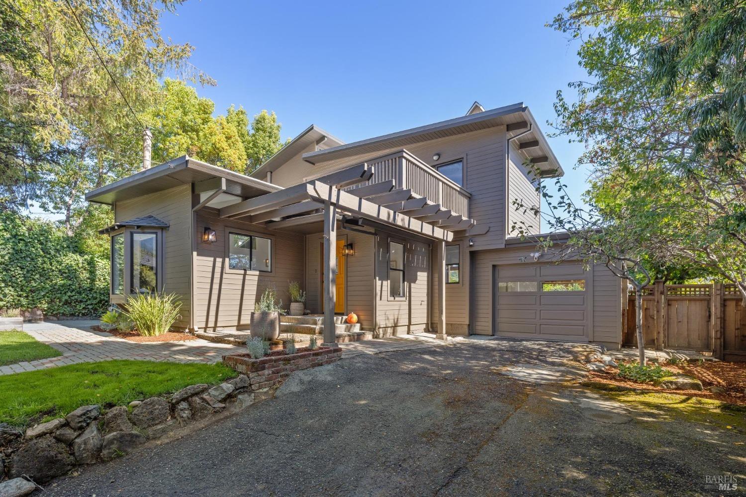 15 Lilac Ave