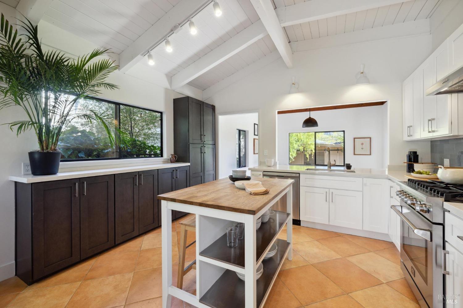 15 Lilac Ave