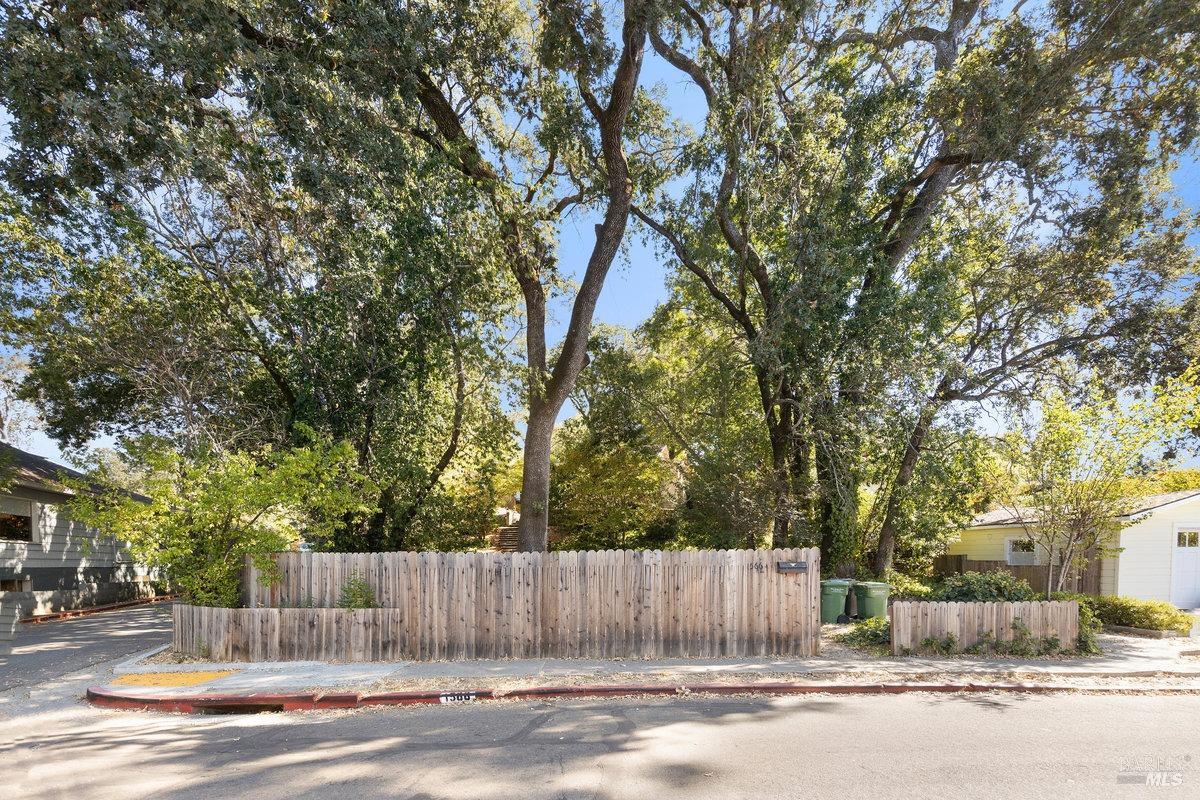 1566 San Anselmo Ave