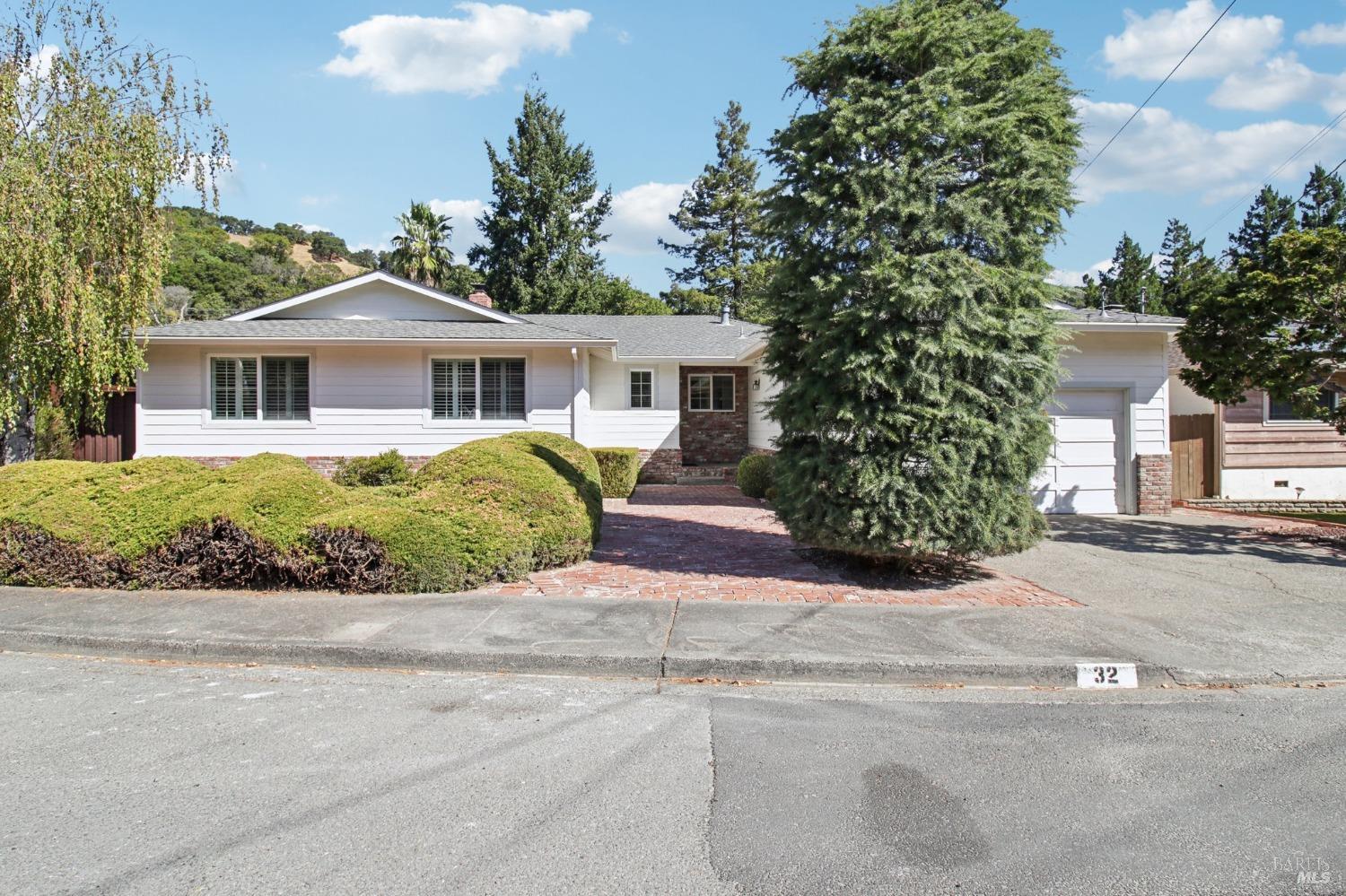 32 Westbrae Dr