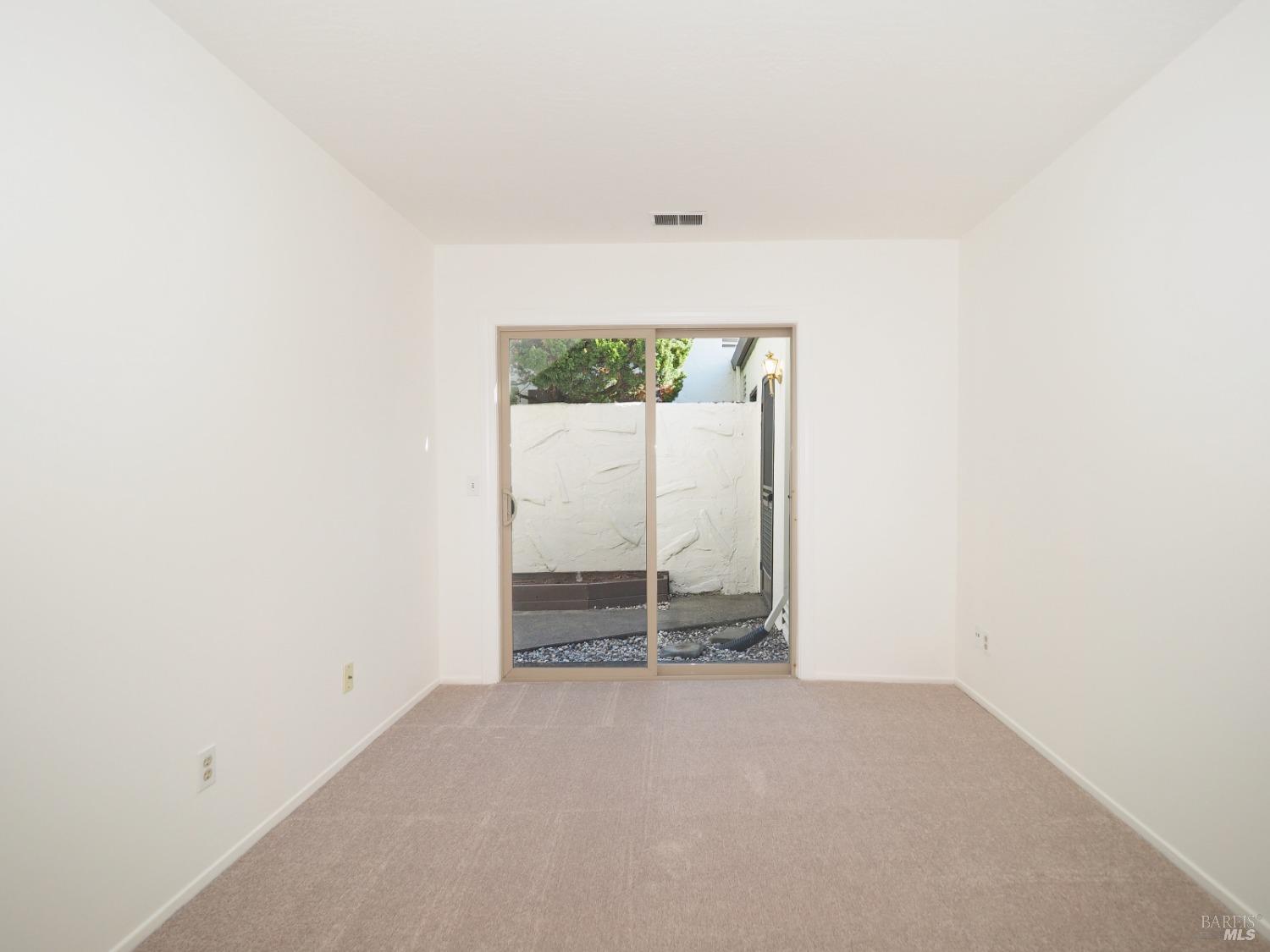 702 Adobe Dr