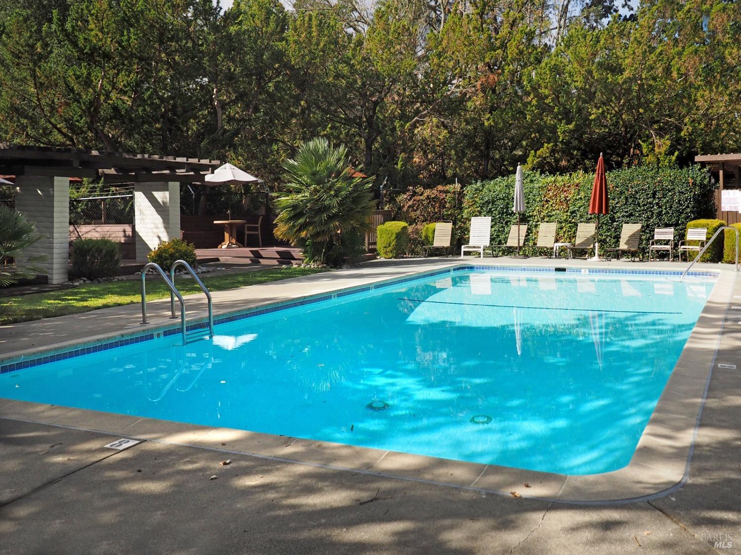 702 Adobe Dr
