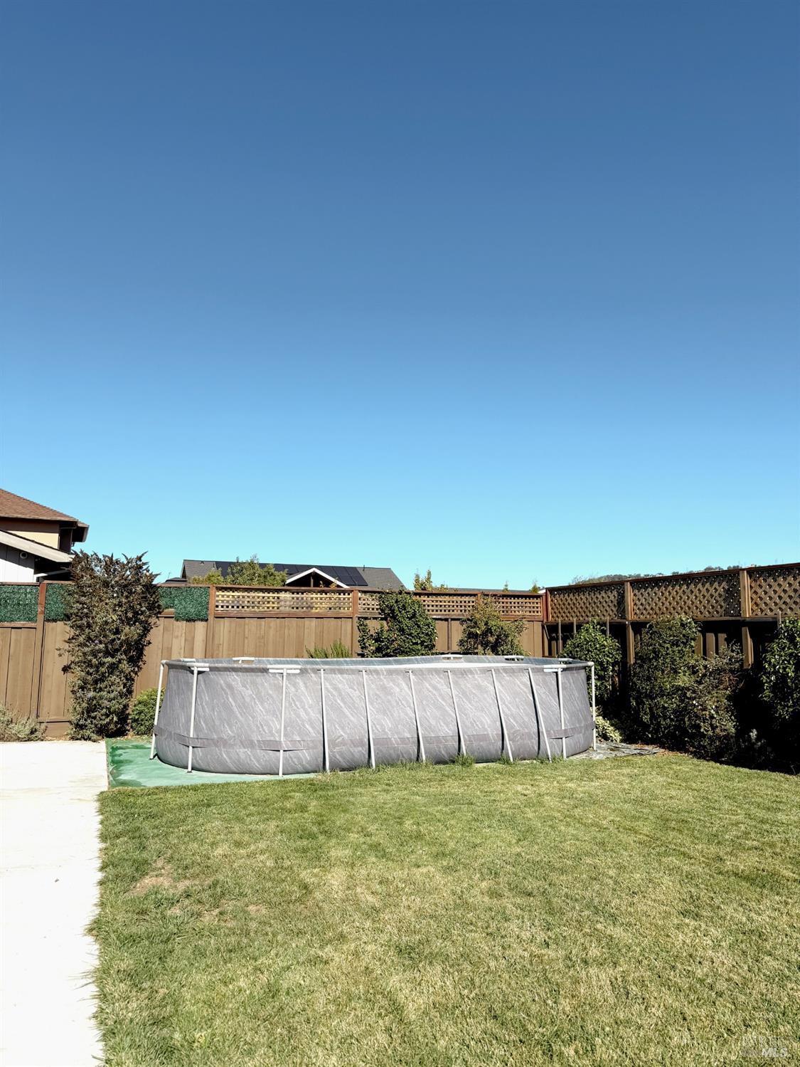 3716 Crestview Dr