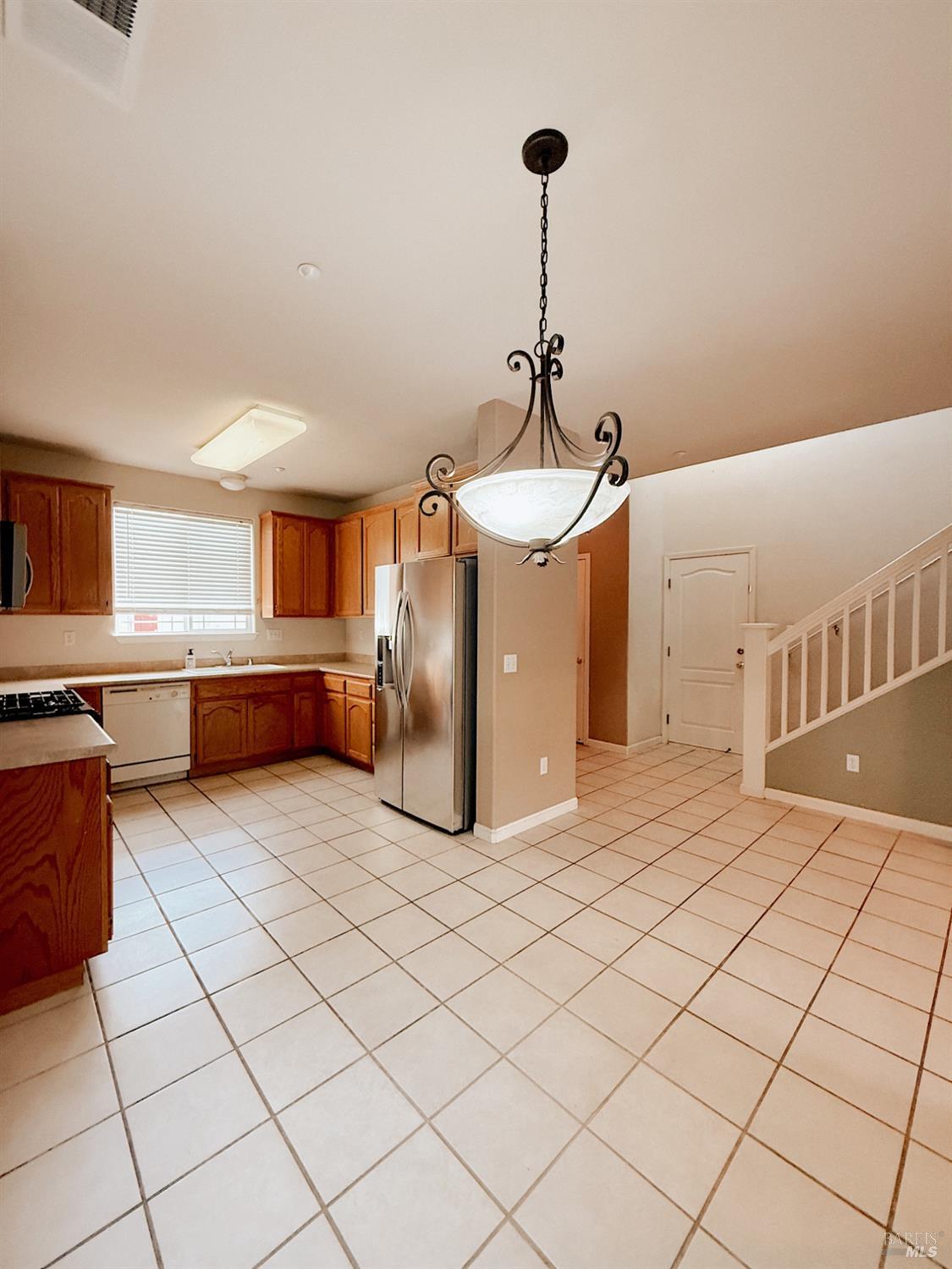 94 W Brookside Dr