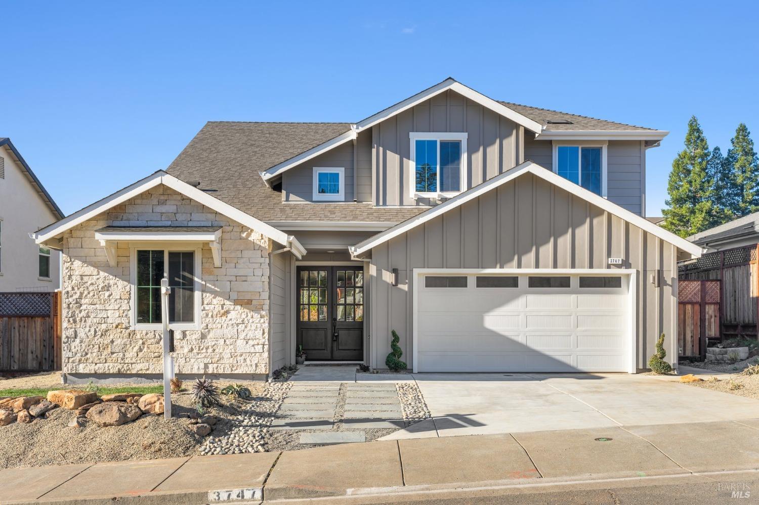 3747 Paxton Pl