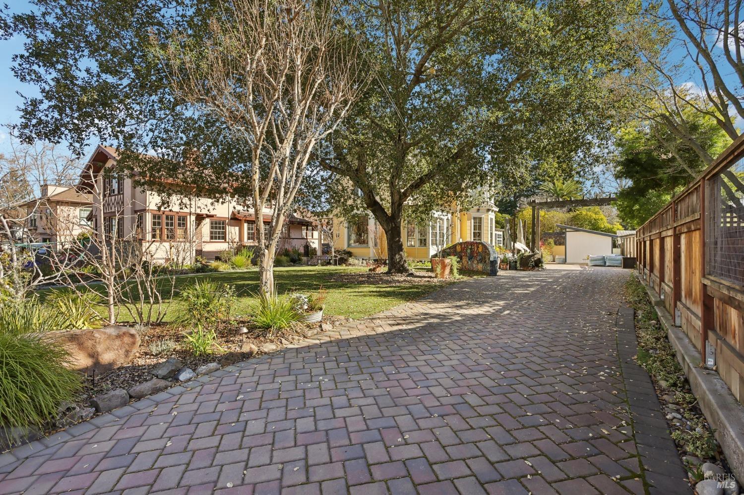 711 D Street