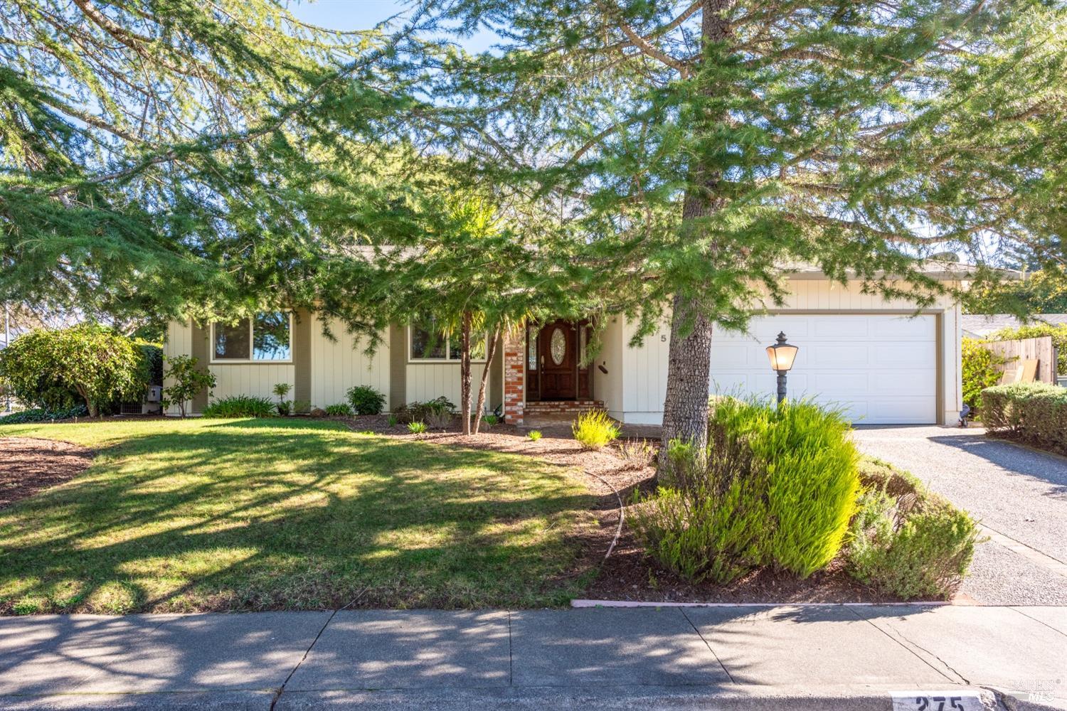 275 Oak Shadow Dr
