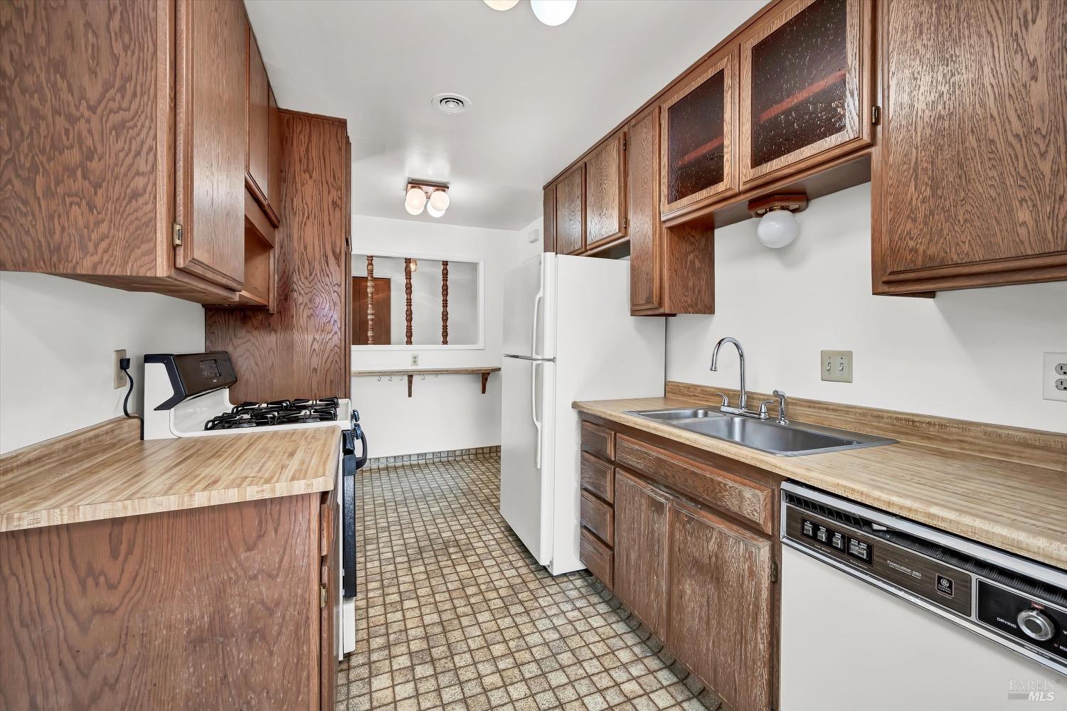 127 Manhattan Dr