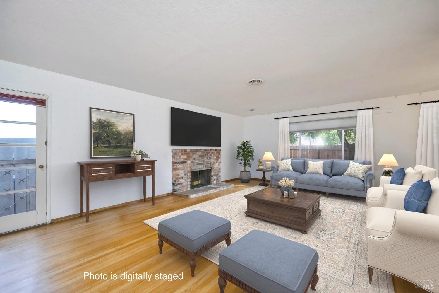 127 Manhattan Dr