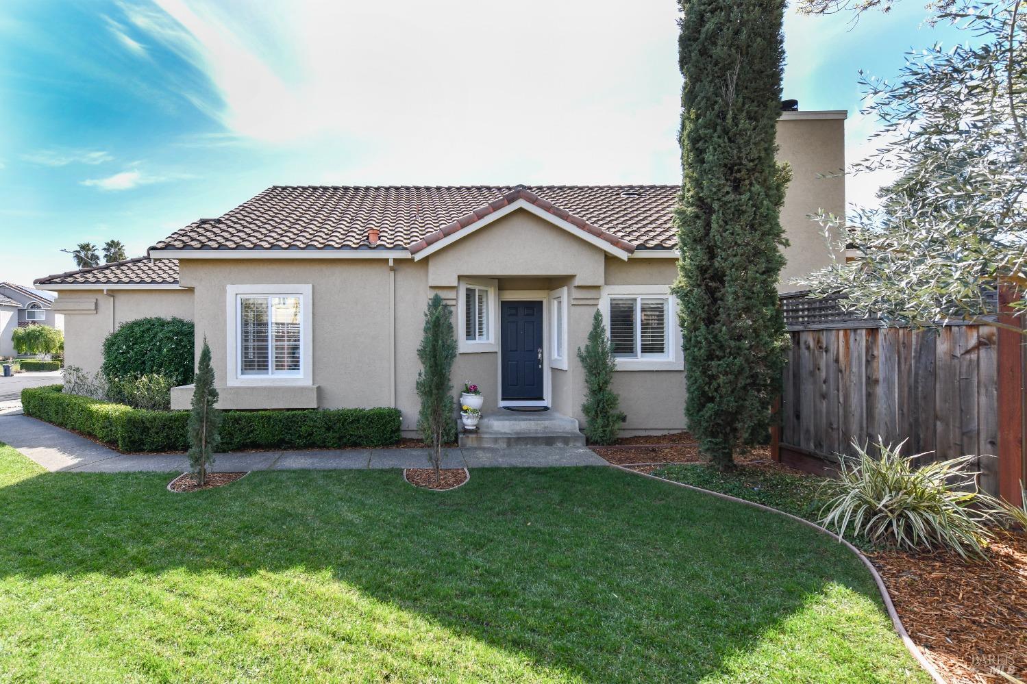 8 Helman Ct