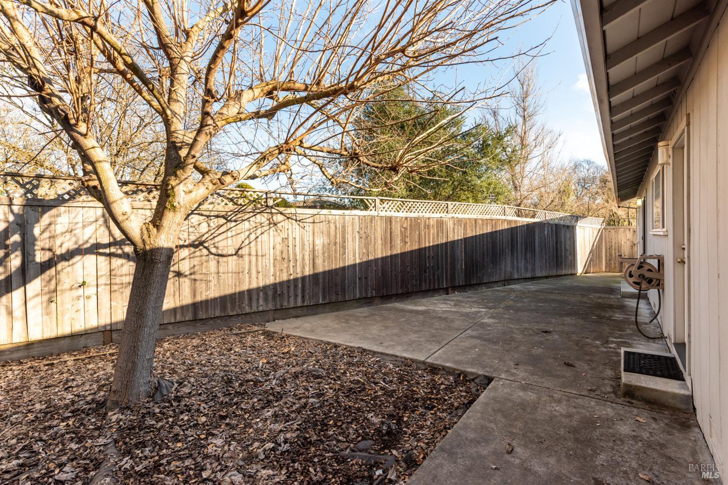 1322 Shady Oak Pl